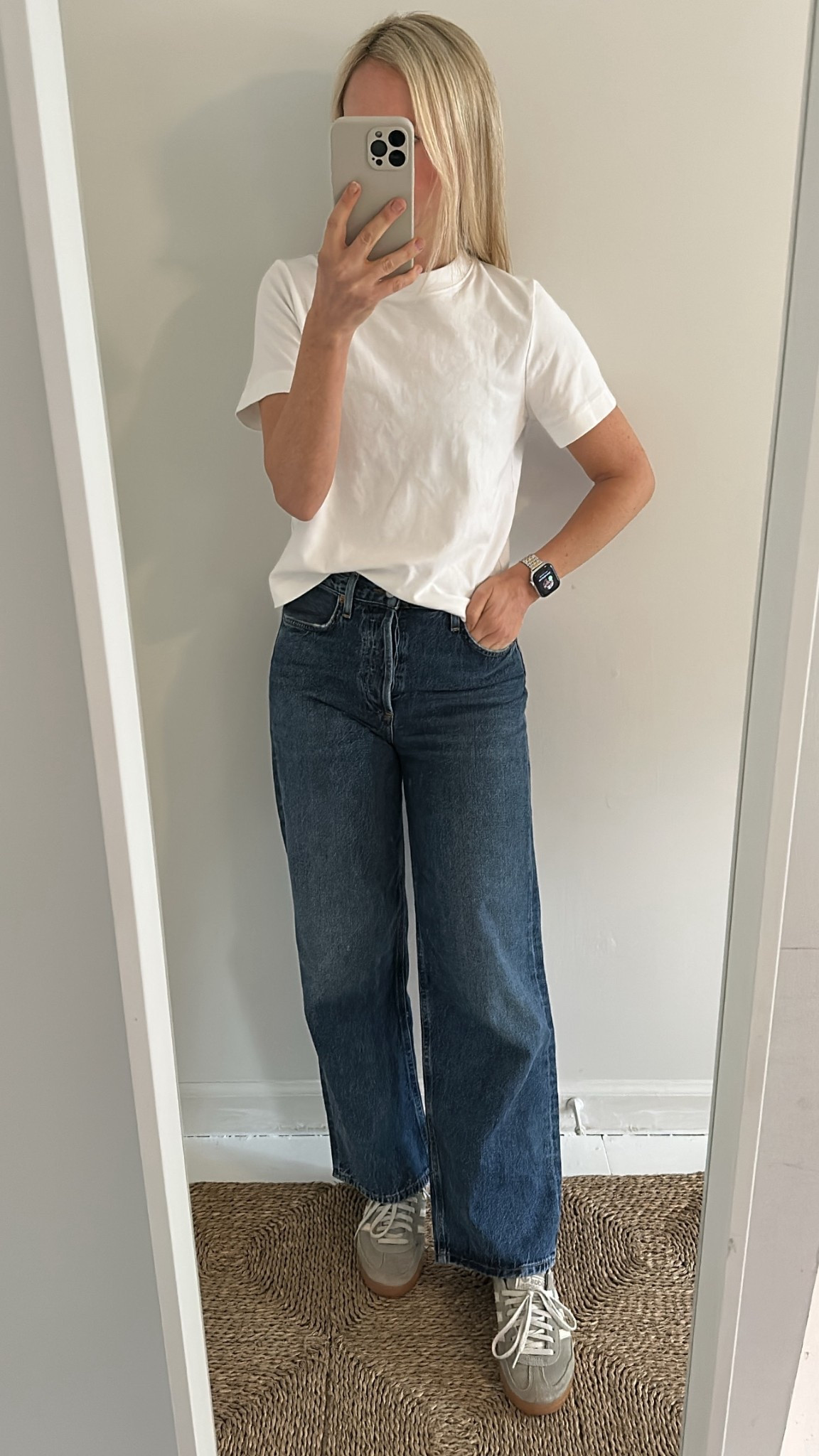I’ve been on a denim journey trying to find a few new pairs that flatter, fit, and feel current. these ones are so comfortable and i think check all the boxes. wearing a 25. 

#LTKPetite #LTKStyleTip