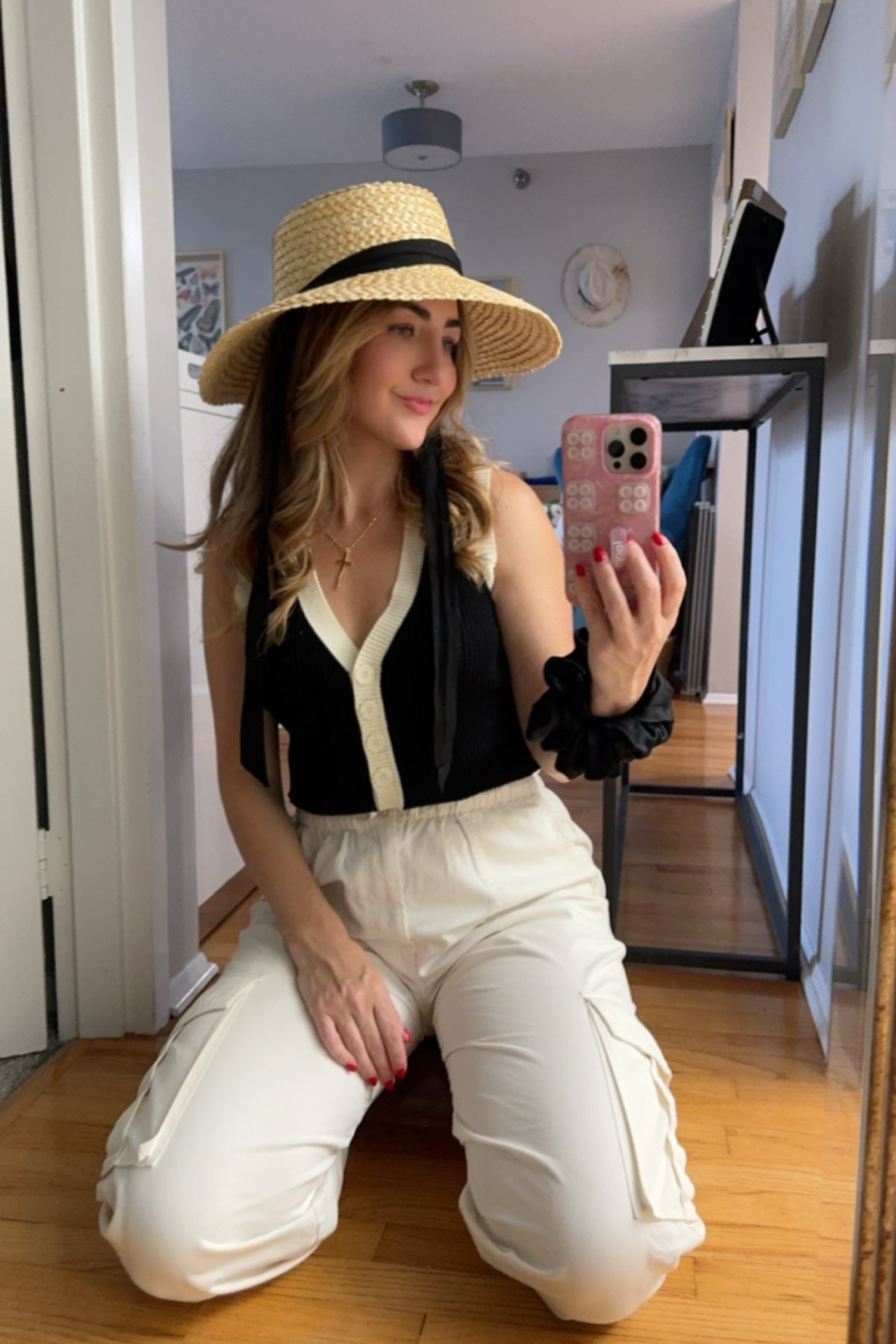 Finally found a sun hat that fits my big head 😂 #freepeople #lackofcolor #bighead 