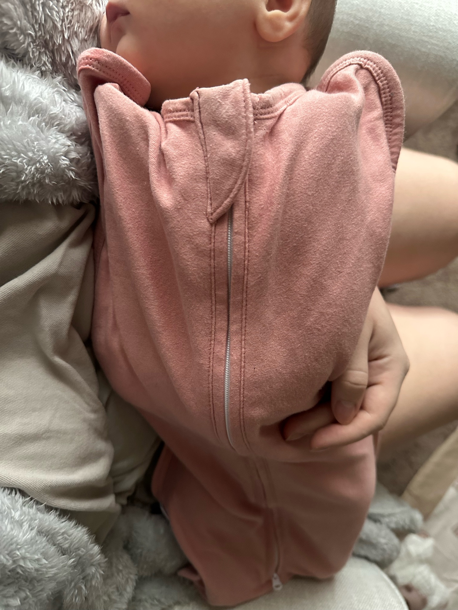 this swaddle is so so good!! Has double zipper also for those east diaper changes! 


#LTKFindsUnder50 #LTKKids #LTKBaby