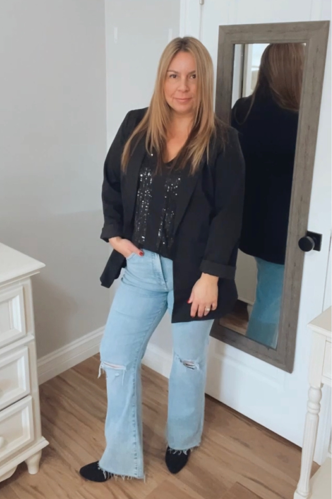 My Amazon blazer is on lightning deal right now. RUN!!! Wearing a large in the blazer and sequins top but would size down in the sequins top. Jeans are a 10 short. Boots tts








Casual chic, holiday outfit, holiday party, NYE outfit, winter outfit
Amazon fashion, midsize fashion, Express style #Itkcurves #Itkholidaystyle #LTKunder50 #LTKHoliday #LTKFind
#LTKFind #LTKunder50 #LTKSeasonal


#LTKworkwear #LTKsalealert #LTKstyletip