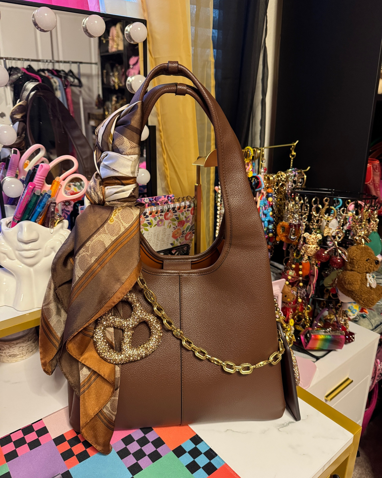 My new bag from amazon has entered the collection !! #amazonfinds #amazonbag #coach #coachscarf
