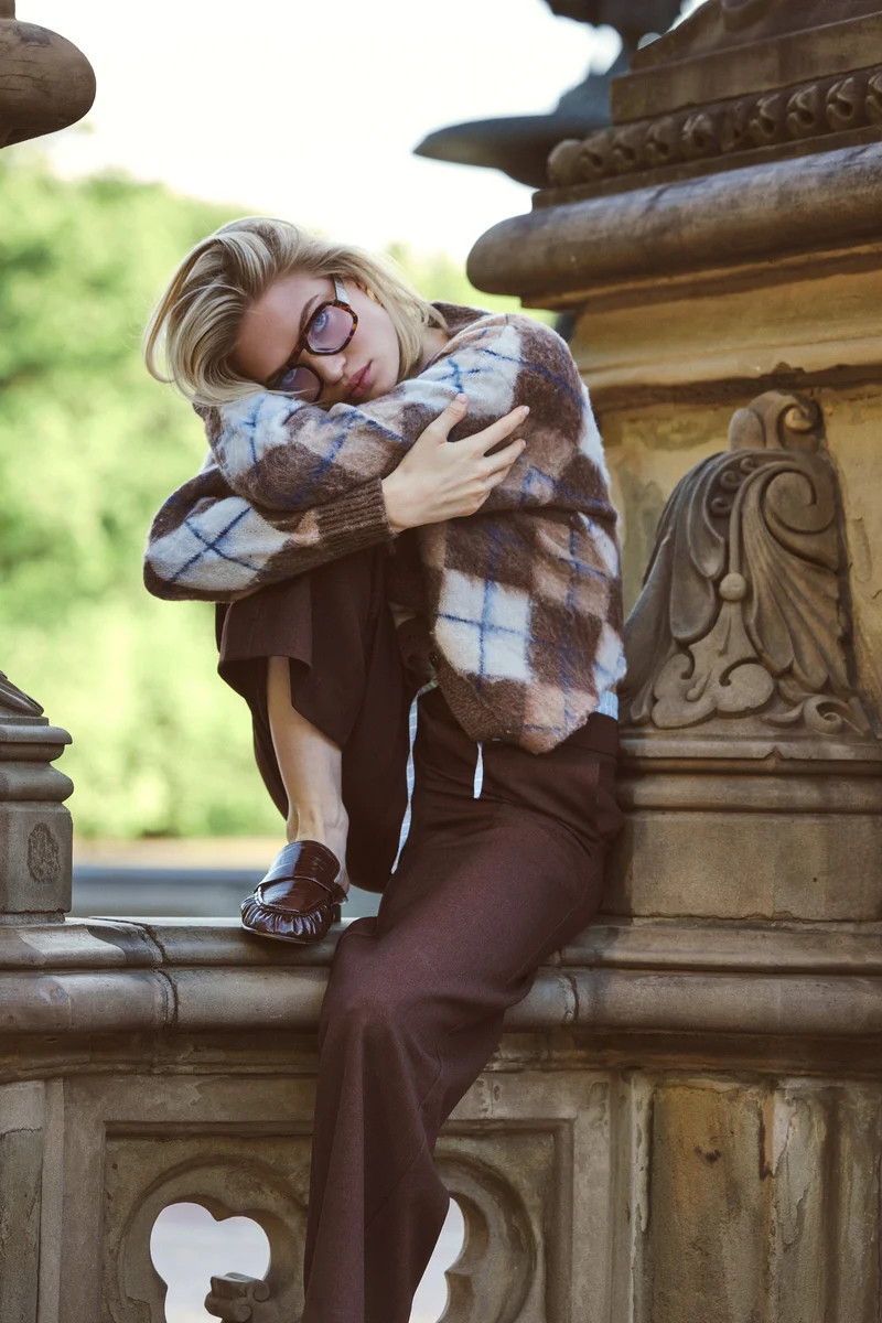 Fall layering but make it cute 🤎 bombers, cardigans, blazers, and trenches that instantly elevate your look 🍁
#falllayers #fallfashion #aveclesfilles #fallstyle #ootd #ltkfinds #ltkit #styleinspo 

 #LTKSeasonal #LTKU #LTKSaleAlert