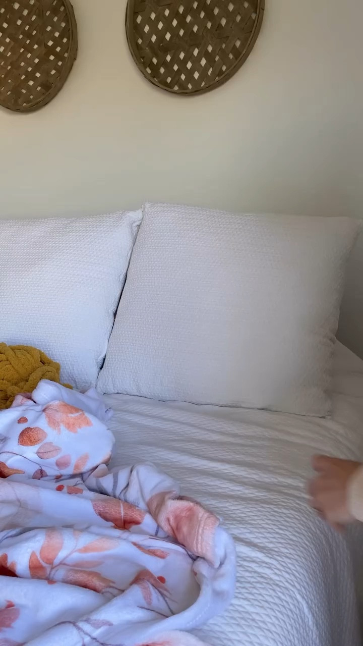 Soaking in these cozy fall days! 🎃🍂🍁 I love making these wittle bumblebees 🥹

Also, my new fall pjs are literally the softest things ever and I am obsessed with them! 😍 

#chunkyyarn #howto #chunkyknit #crafts #blanket #cozy #fall #autumn

#LTKHalloween #LTKGiftGuide #LTKSeasonal