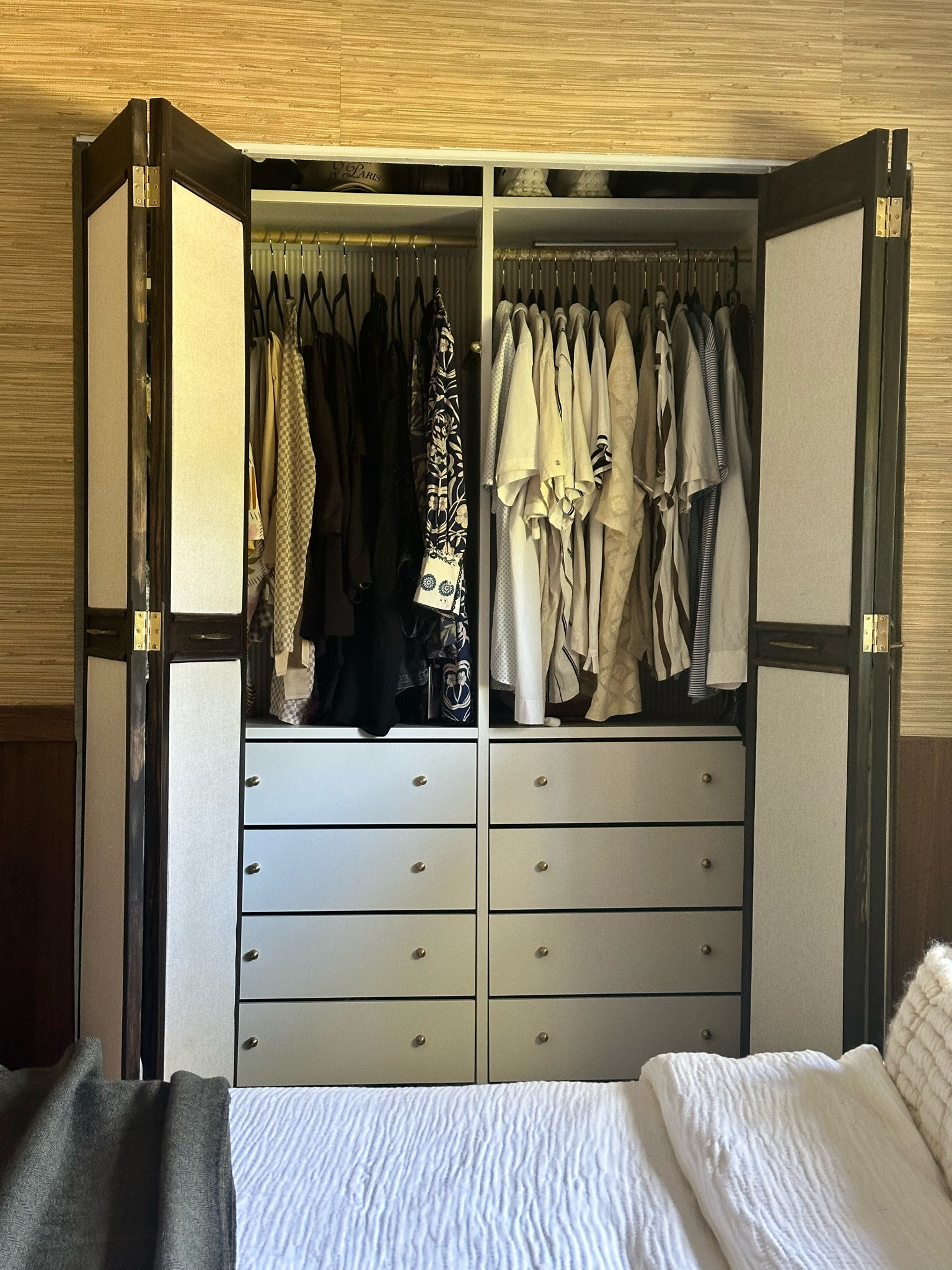 Closet Revamp Details:

Closet System: @Ikea Aurdal
Drawer Pulls: Amazon (diy)
Doors: @Lowes (DIY)

#LTKHome #LTKStyleTip