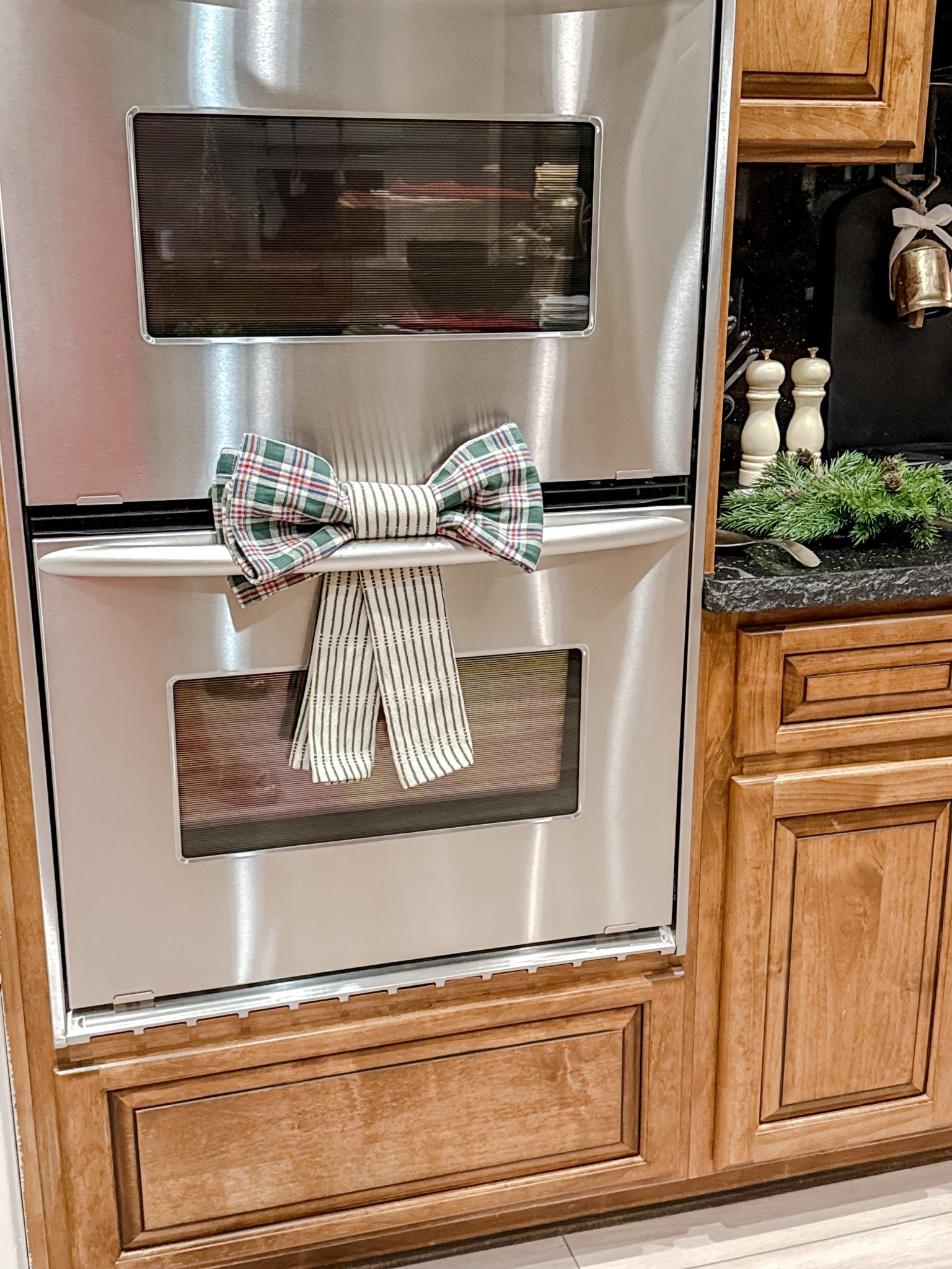 These kitchen towels are so cute I had to
Make a bow 🎀

#LTKHome #LTKHoliday #LTKSeasonal