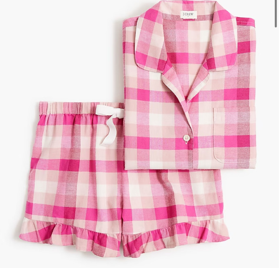 Extra 60% off sale at J Crew Factory with code give60

#LTKCyberWeek #LTKHoliday #LTKGiftGuide