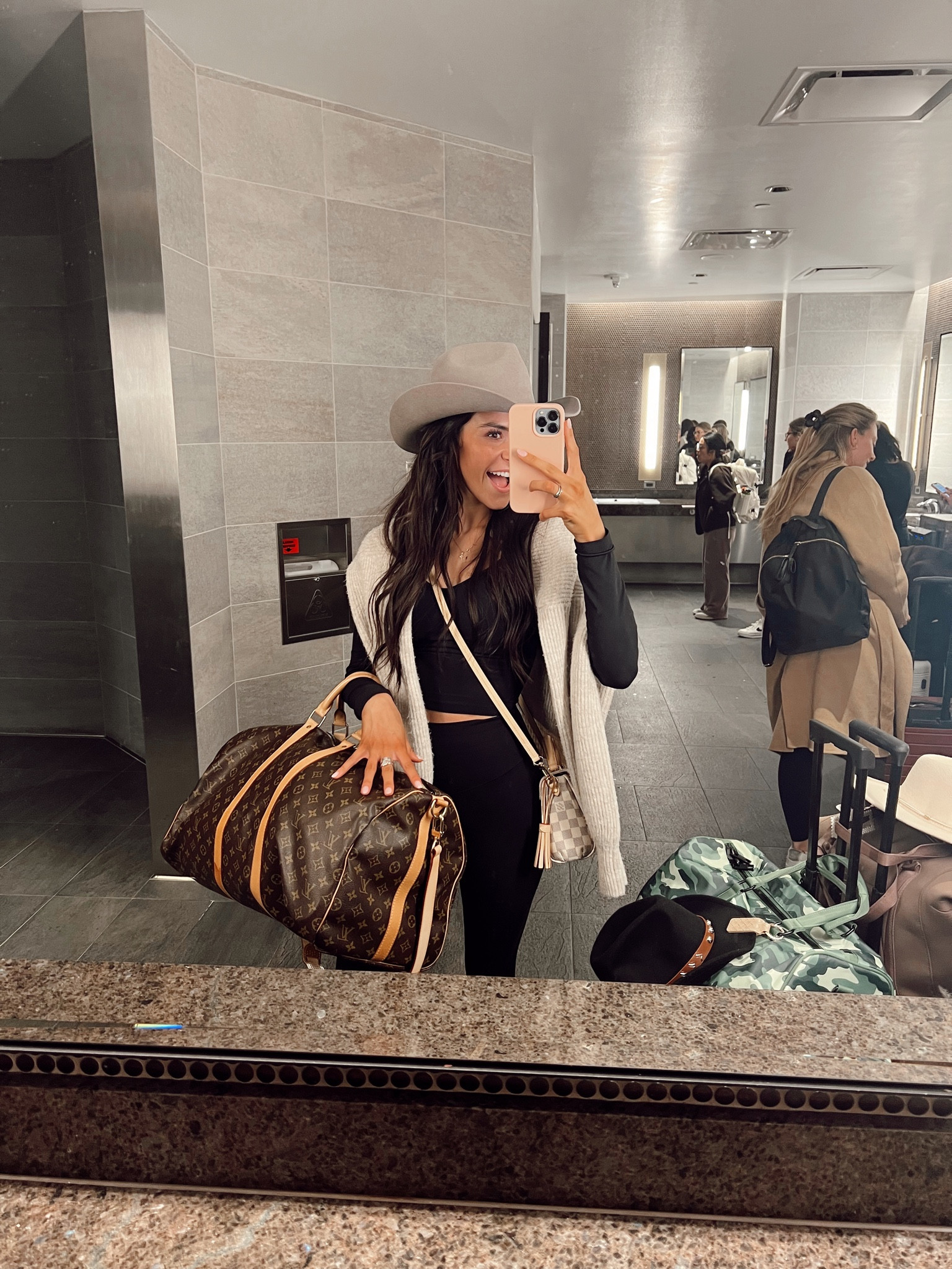 Airport outfit ✈️🍷 to napa we goooo…. 

#LTKtravel #LTKFestival #LTKunder100