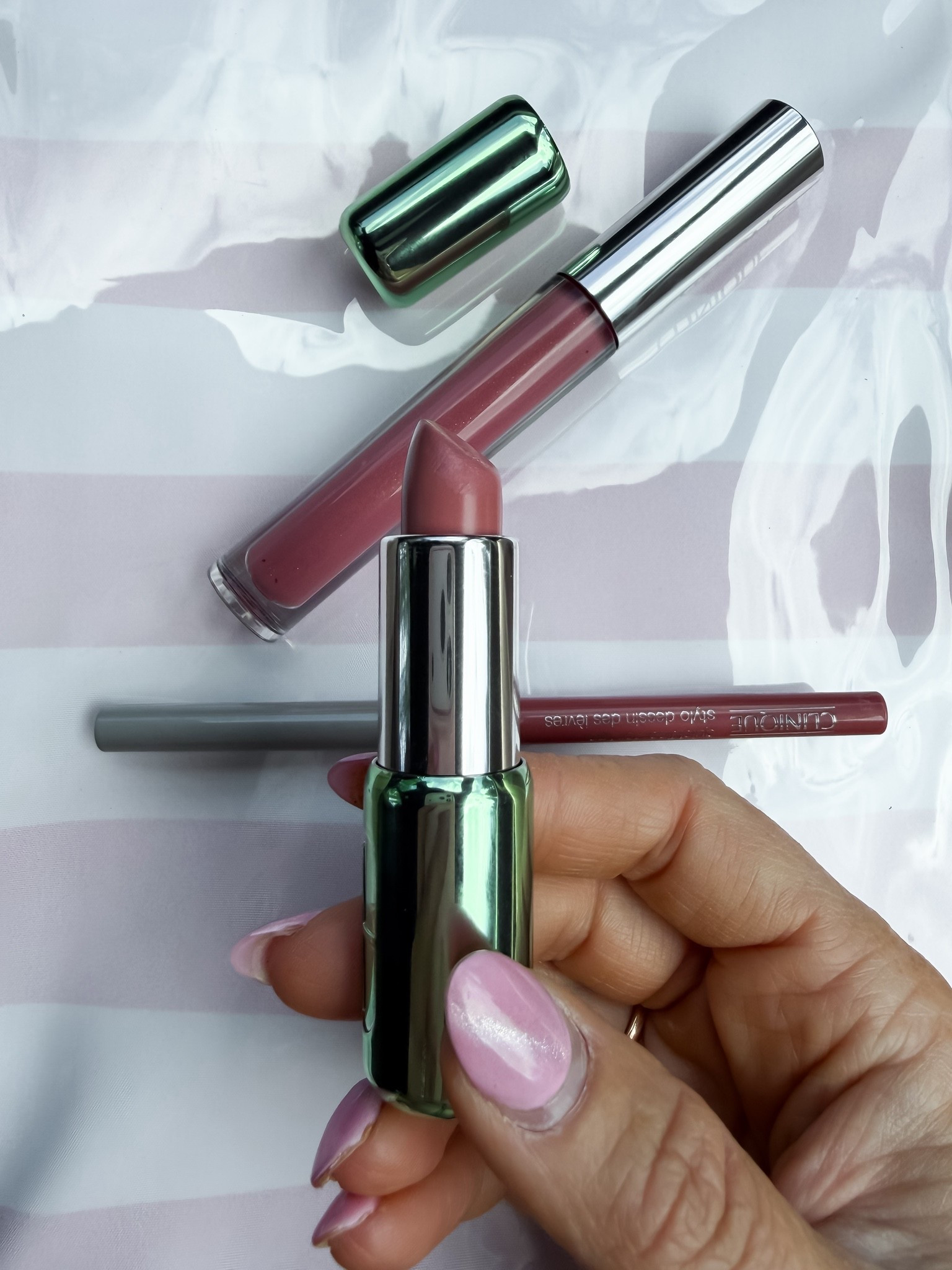 This lip combo is so good!!

Lipstick: sugar pop
Lipliner: pink honey
Lipgloss: sugarplum pop

#LTKOver40 #LTKBeauty #LTKgrwm