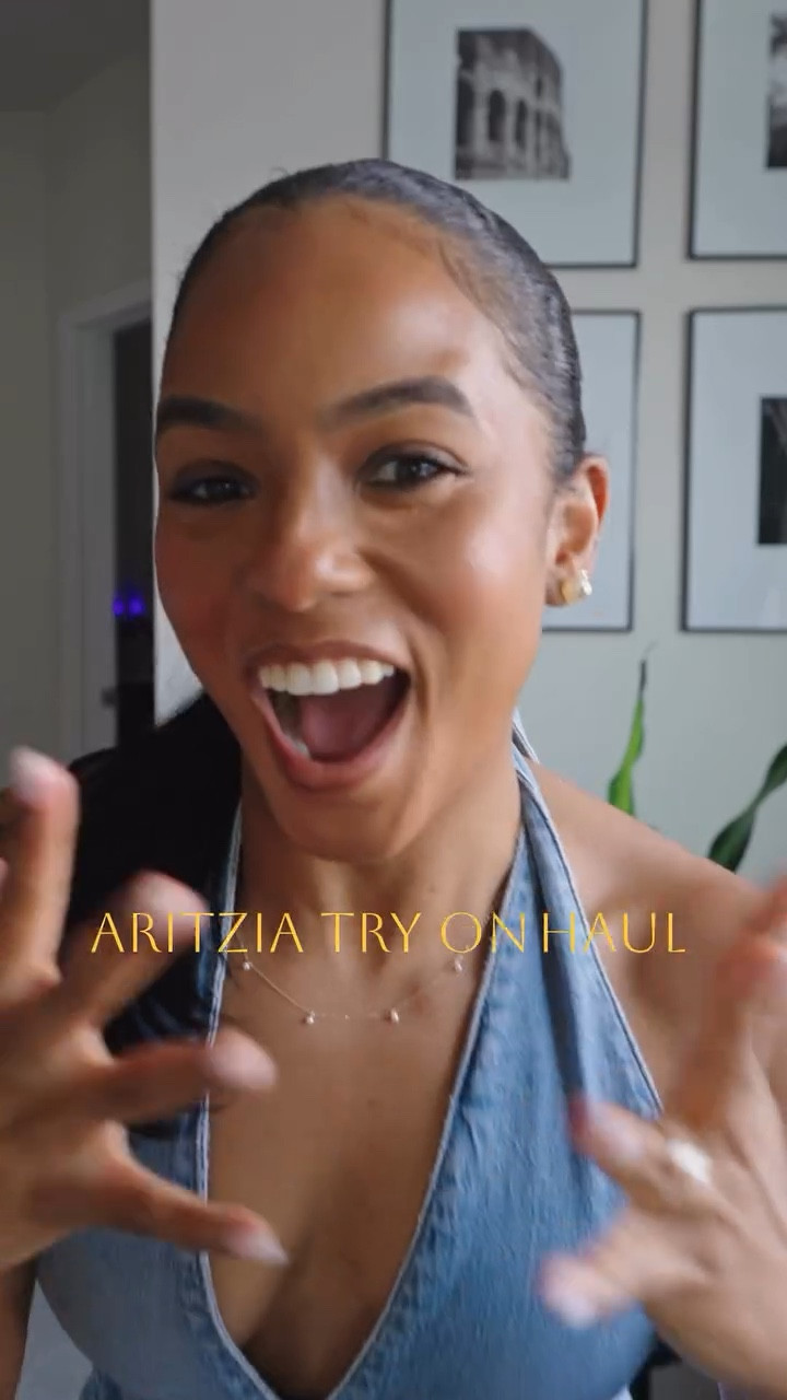 Me shopping at @aritzia .. what’s new 🫣
I’m all about having good quality staples and slowly building my capsule wardrobe.🧥
Did you have a fave item? 

Also shout out to my Aritzia girlssss who are always picking out stuff for me ❤️❤️

#ootd #capsulewardrobe #outfits #aritzia #tryonhaul