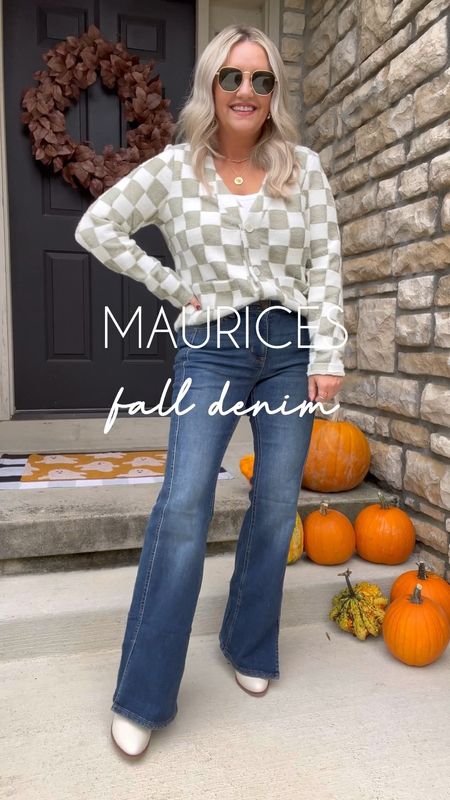 Fall jeans from @maurices 👖
Jeans are now 30% off! 
I’m in my true size 6 regular in all jeans.
Wearing size small in all 3 tops.
Use code: FLASH30 for 30% off the tops! 
Western style booties are also 30% off!
Fall outfits 
Flare jeans
Boyfriend jeans
Skinny jeans 
Workwear 
Fall sweaters 
Plaid flannel


#LTKSeasonal #LTKfindsunder50 #LTKover40