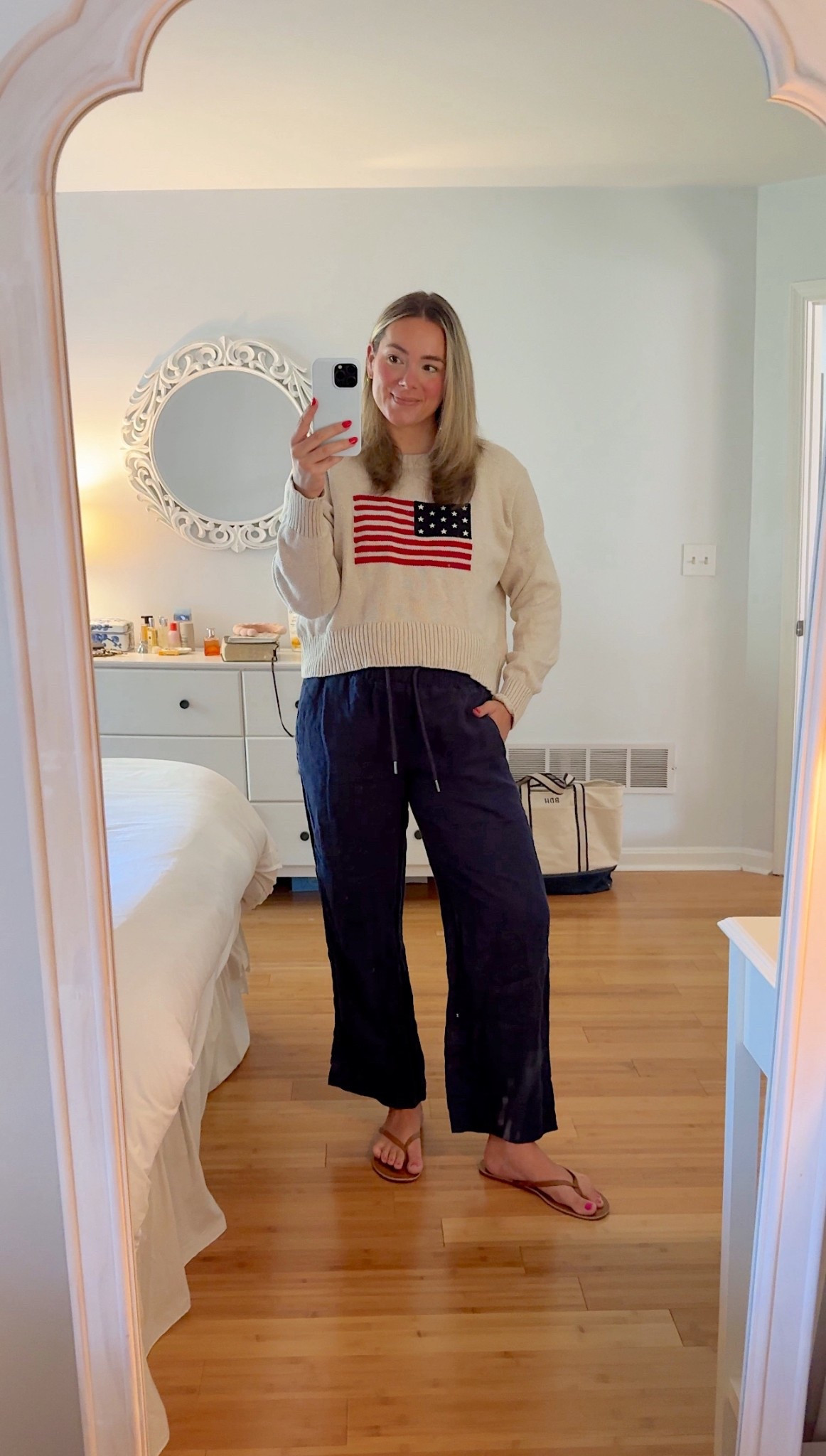 Happy Friday!! I’ve been living in these linen drawstring pants, they’ve been great for postpartum when I want to be comfy but not in leggings all the time. 