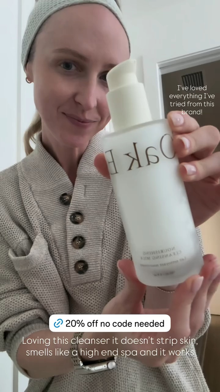 Loving this cleanser it doesn’t strip skin, smells like a high end spa and it works  I’ve loved everything I’ve tried from this brand!  @oakessentials