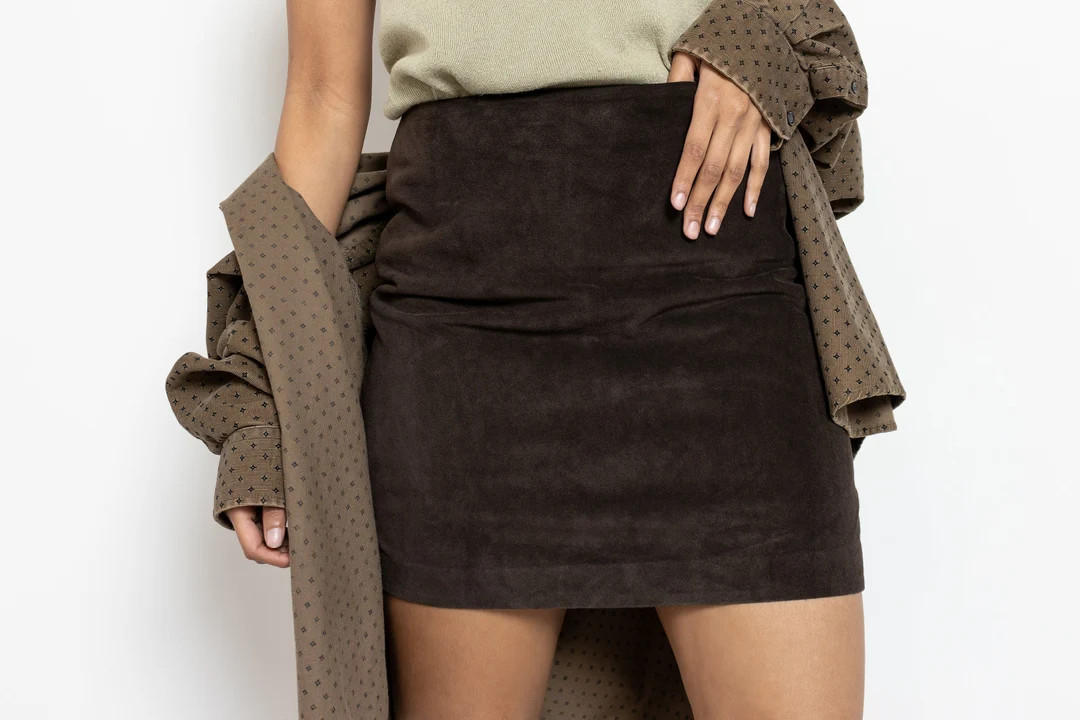 BROWN SUEDE SKIRT mini skirt Vintage soft / Inch Waist / Size 7 8 / 39 Inch Hips | Etsy (UK)