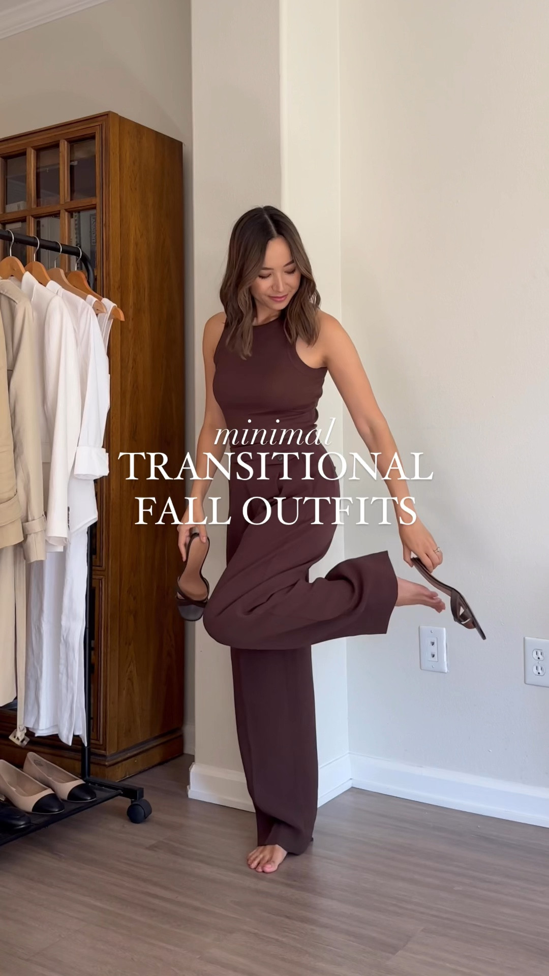 Minimal transitional fall outfits 