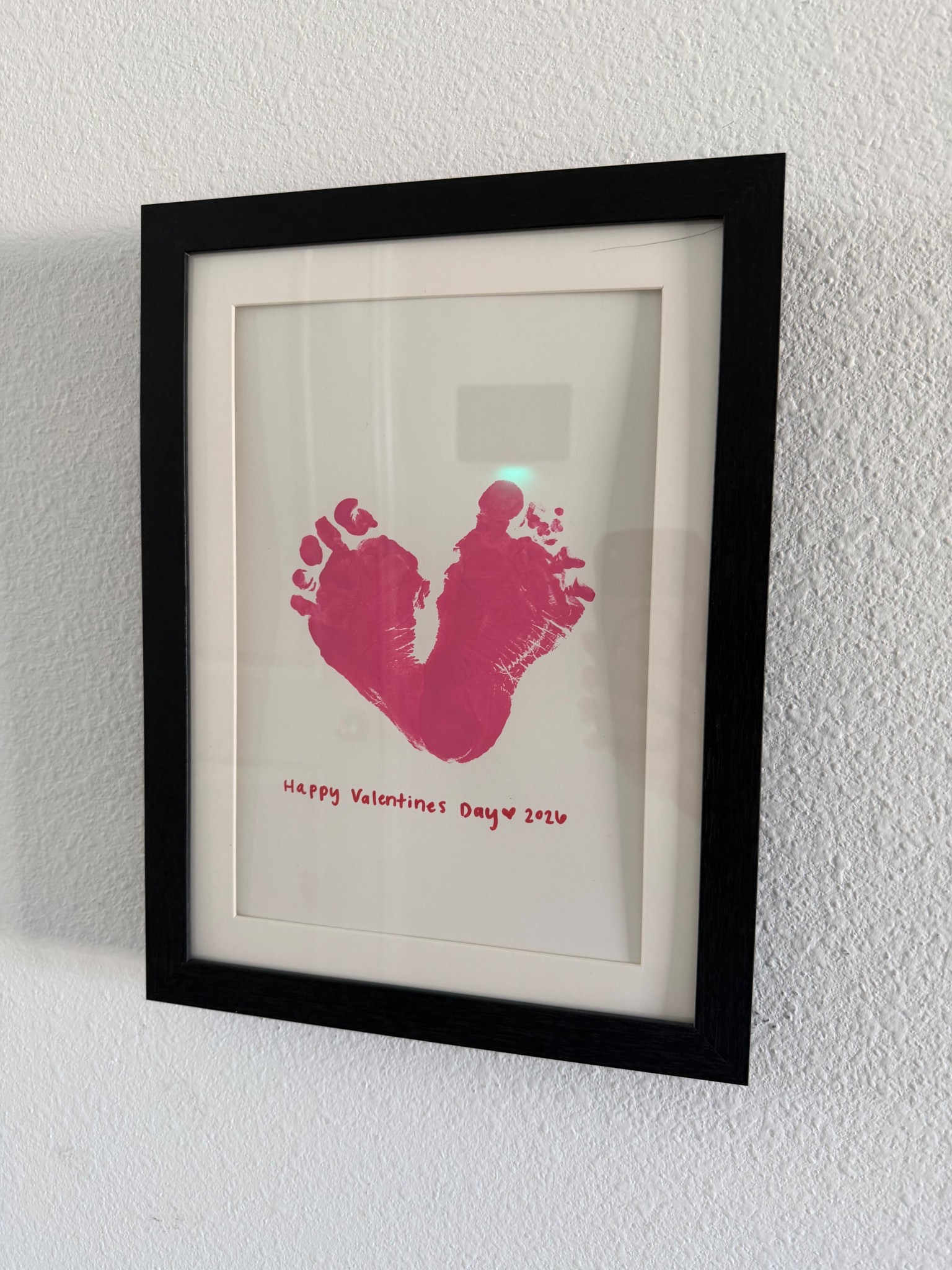 Been loving my cuties little frames! I’ve been doing themed holiday crafts to hang in them 🥰 
.
.
#valentinesday #kidcrafts #toddlercrafts #pictureframes #kidartframes #homedecor #amazonfind

#LTKValentine #LTKHome #LTKKids