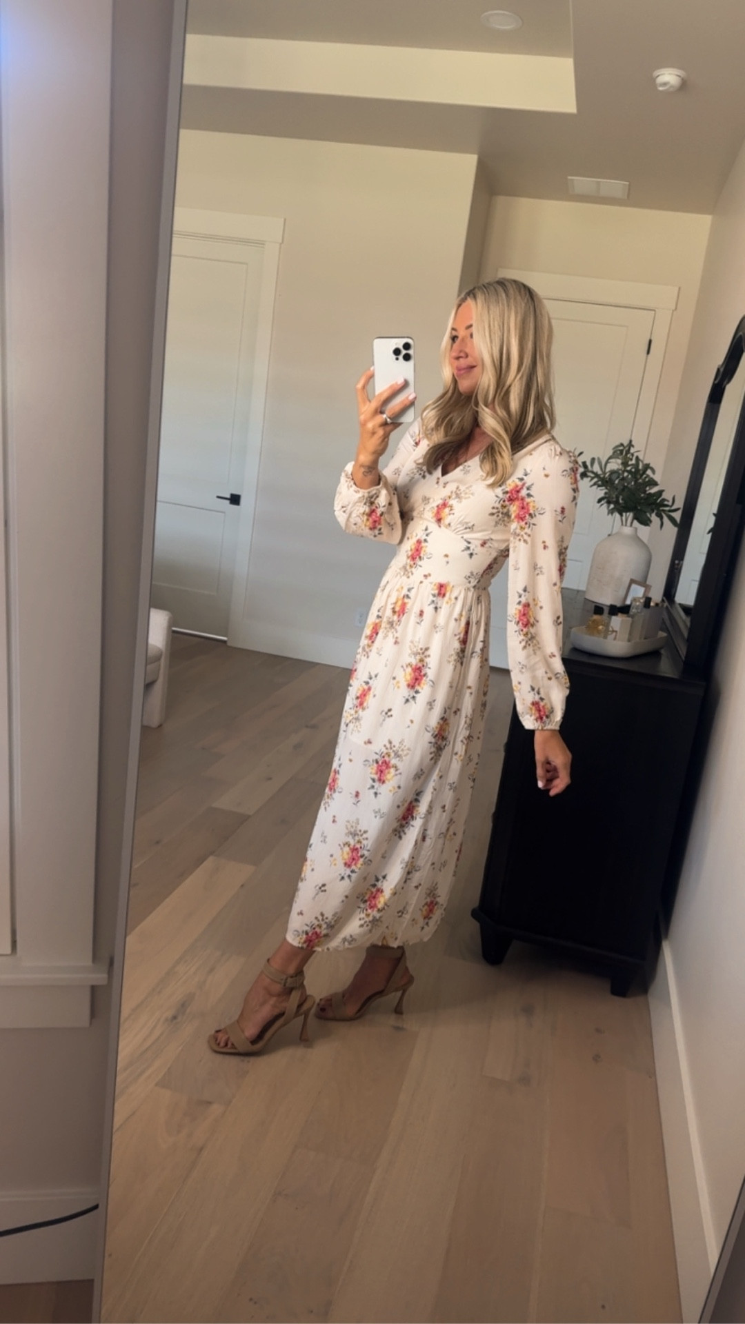 Floral dress 
Cupshe 
Comfortable heels 
Family photos outfit idea 


#LTKStyleTip #LTKFindsUnder50 #LTKFindsUnder100