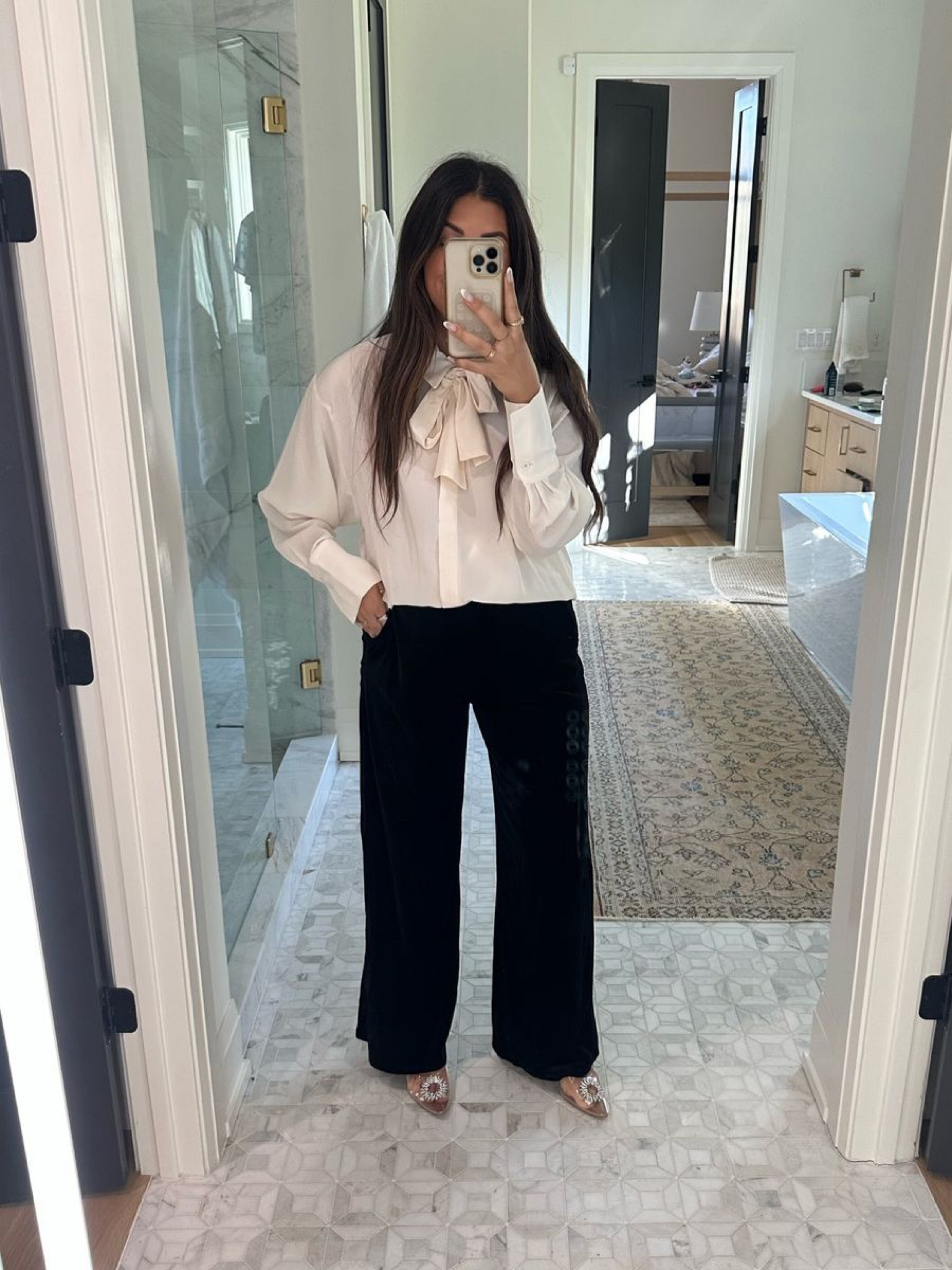 If you’re looking for a holiday work party outfit, this is it! Love the bow tie on this satin blouse, super chic for a corporate holiday event!


Dressupbuttercup.com
#dressupbuttercup

#LTKSeasonal #LTKHoliday #LTKstyletip