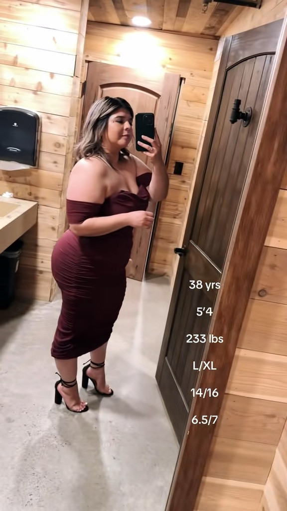 Wearing a size XL

Curvy fashion, plus size dress, wedding guest dress

#LTKootd #LTKPlusSize #LTKHoliday