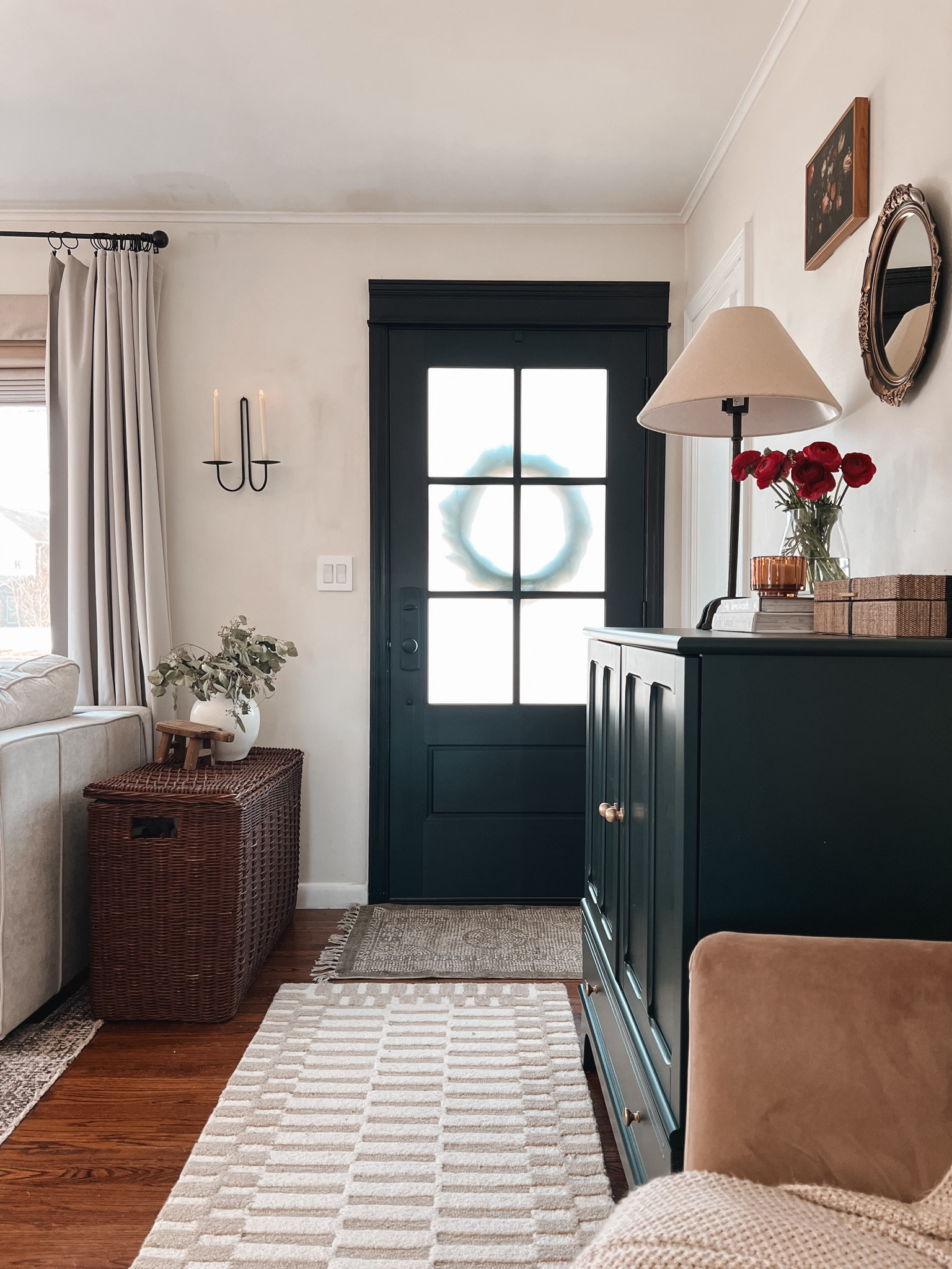 Entryway decor - comment with any questions 

#LTKhome