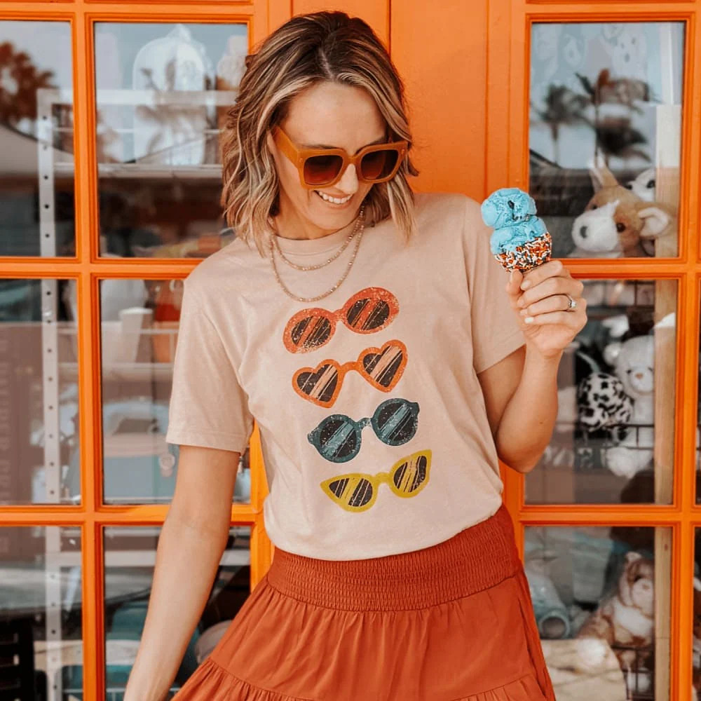 Retro Sunglasses Tee | Mountain Moverz
