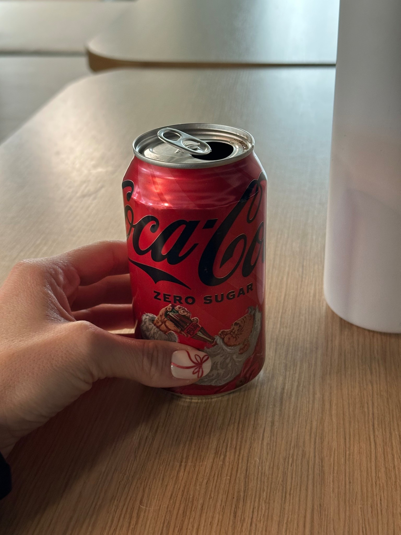 Holiday nails !! Red chrome bows ❤️❤️ #olive&june #nails #presson #christine #christinegerace

#LTKGiftGuide #LTKHoliday #LTKgrwm