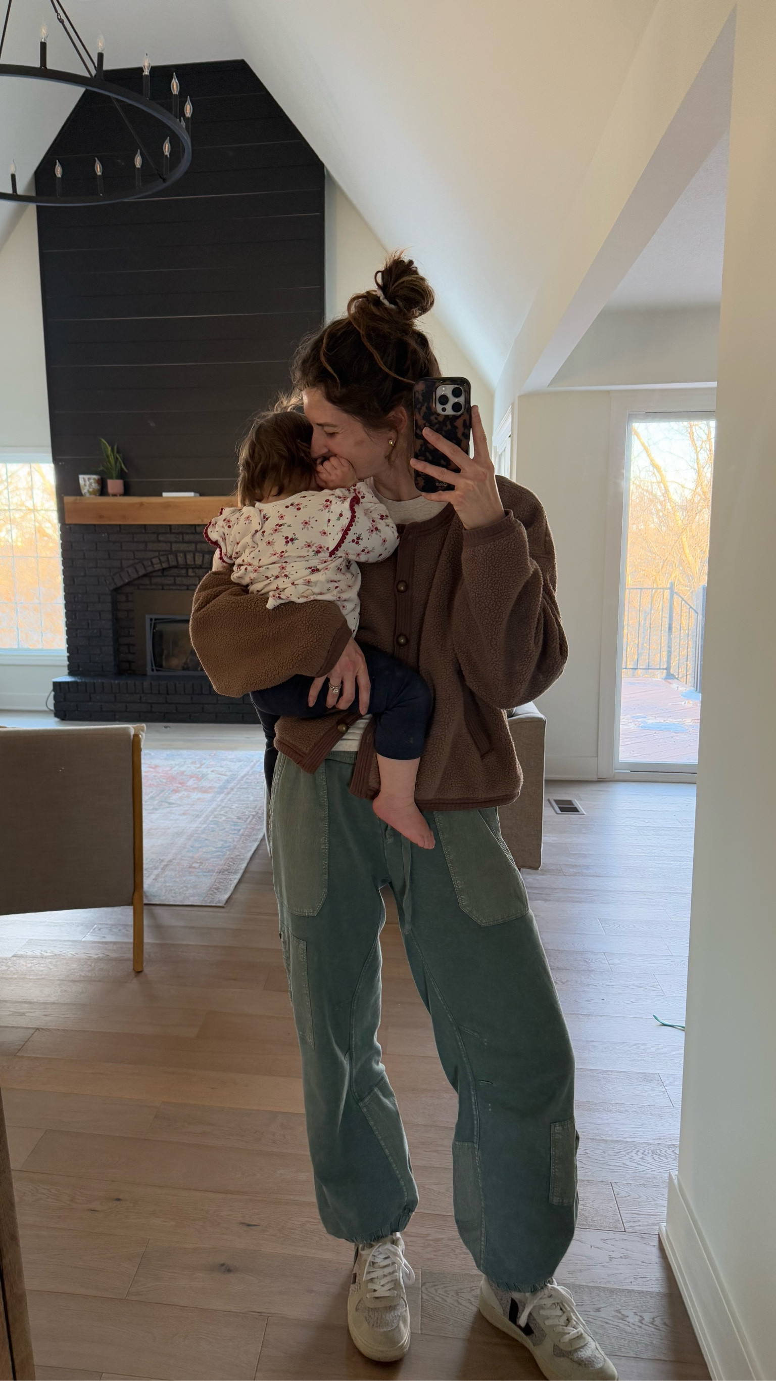 wearing a small in everything! Some of my favorite basics! 

Winter outfit, casual outfit 