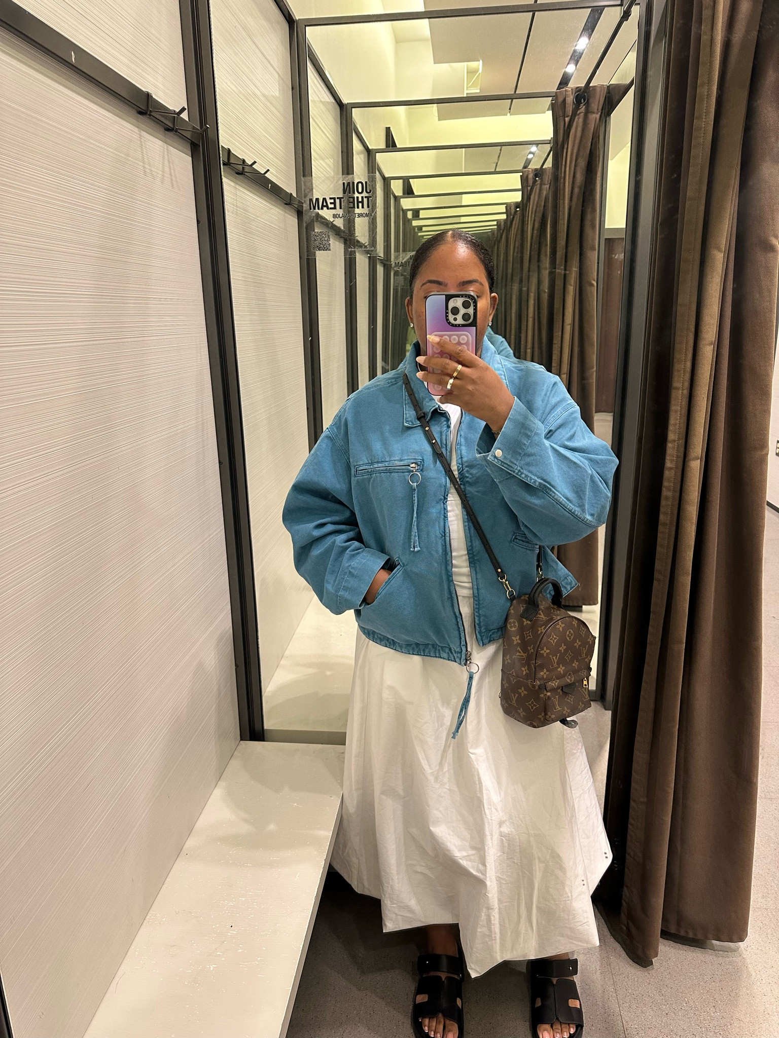 Outfit inspo when you want to run a quick errand but still look stylish & ‘put together’ 💙

Jacket & skirt - Zara 

#LTKFindsUnder100 #LTKStyleTip #LTKMidsize