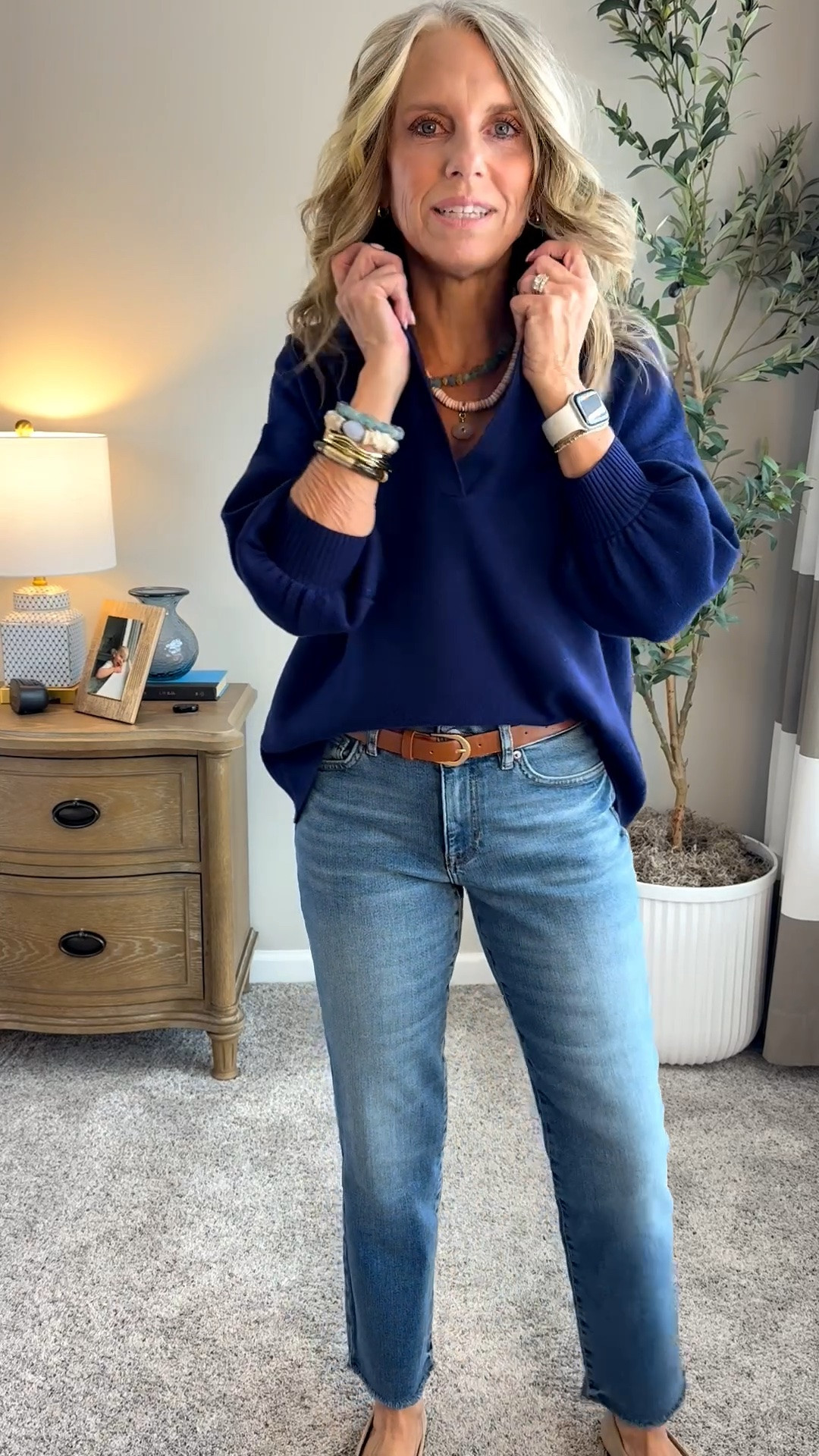 Fall outfit as easy as 1, 2, 3. 
Wearing 4 jeans and small sweater 
@Avara @jjill 
Use COAST20 on Allie + Bess