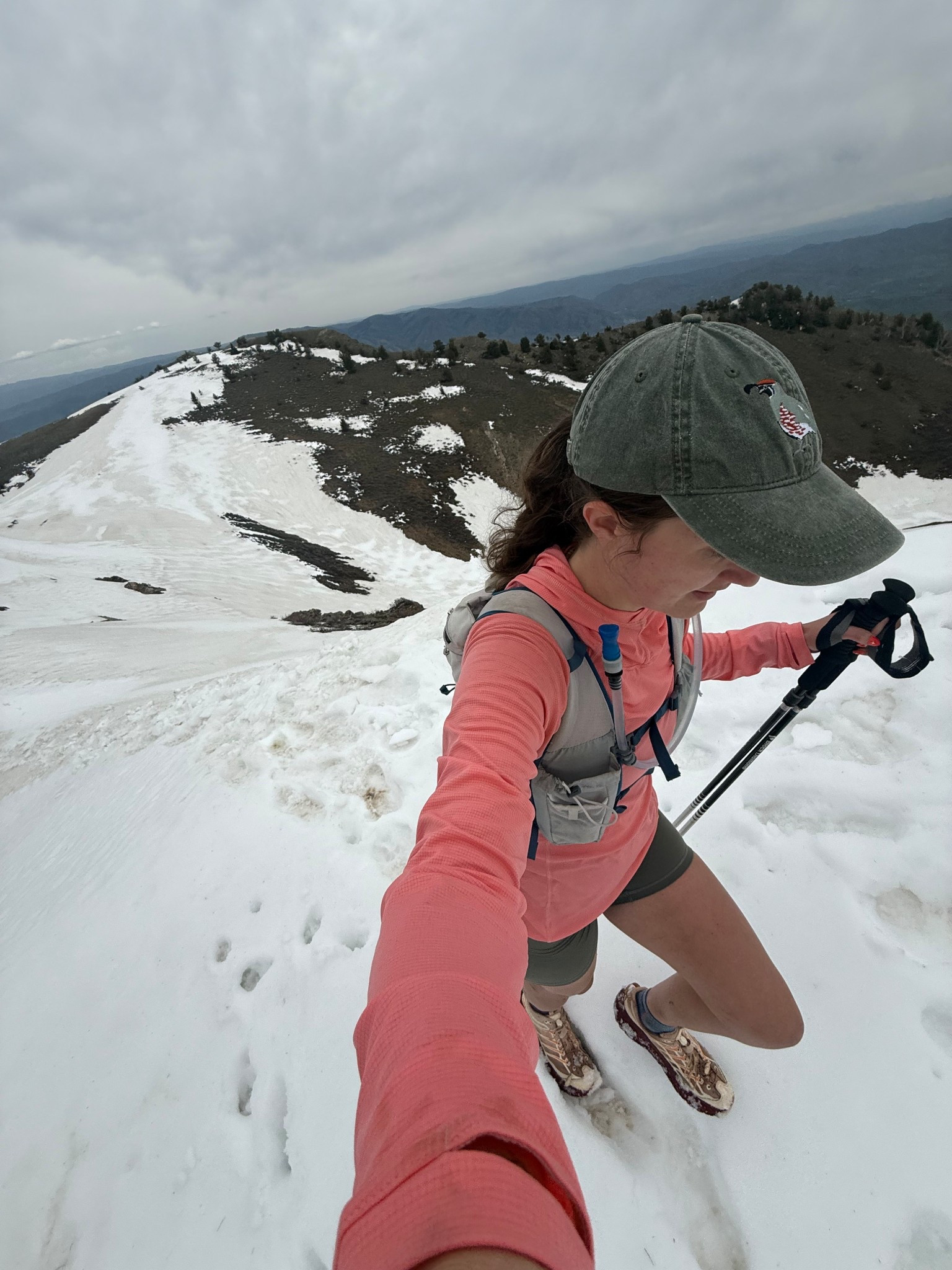 Big mountain hike today! Not too hot and not too cold. Juuuust right. Glad I had the best gear with me! #hikinggear #outdoorgear #hikingclothes

#LTKActive