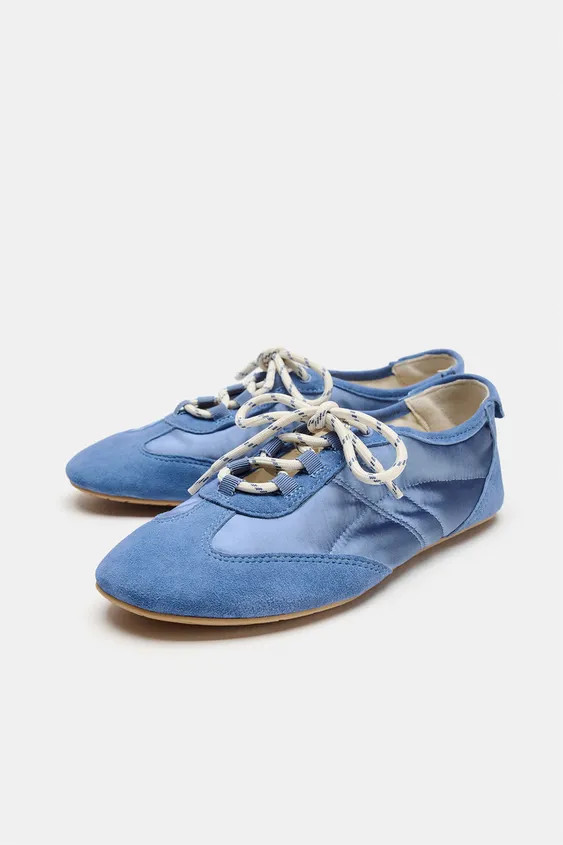 Sporty ballet flat style shoes. Featuring a mix of materials on the upper. Rubber sole. Lace-up c... | Zara US