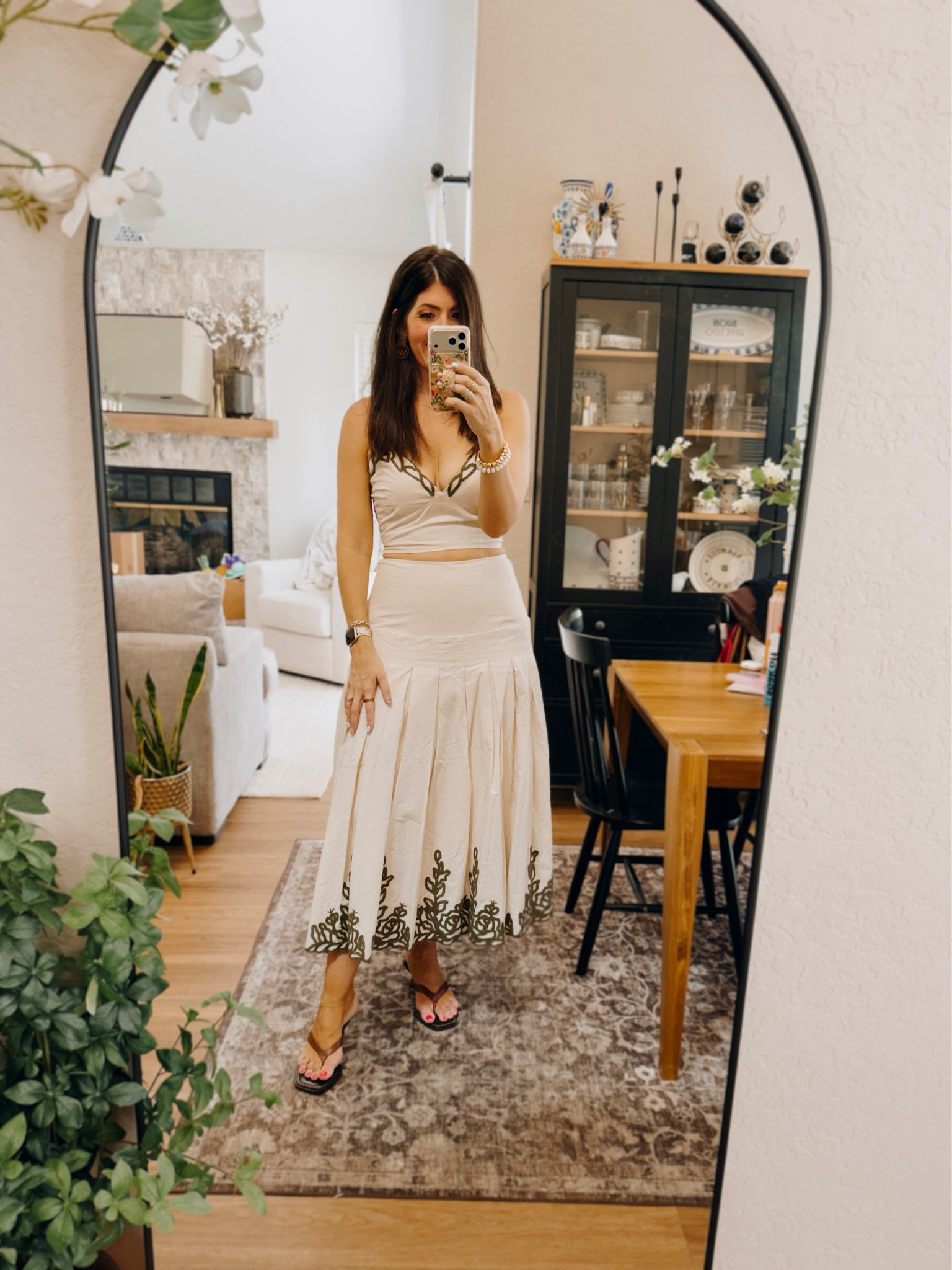 Dinner outfit 
In a medium set

#LTKMidsize #LTKTall #LTKSaleAlert
