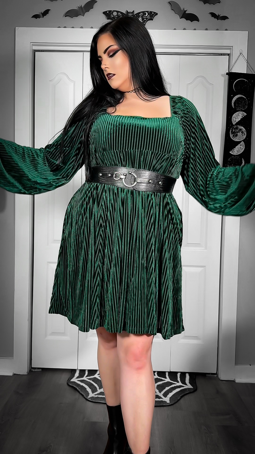 Obsessed with this witchy velvet emerald dress for the holidays 🖤

#LTKGiftGuide #LTKHoliday #LTKPlusSize
