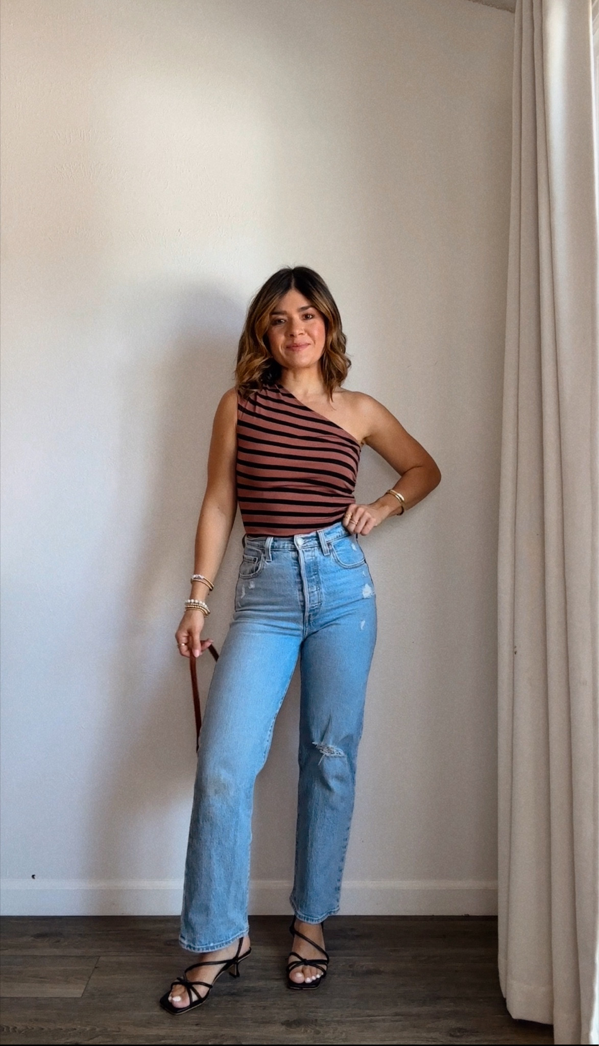 The cutest one shoulder top via Target! 

Top size xs
Jeans size 25. Take 30% off right now! 

Target, target style, target finds, target

#LTKFindsUnder50 #LTKFindsUnder100 #LTKSaleAlert