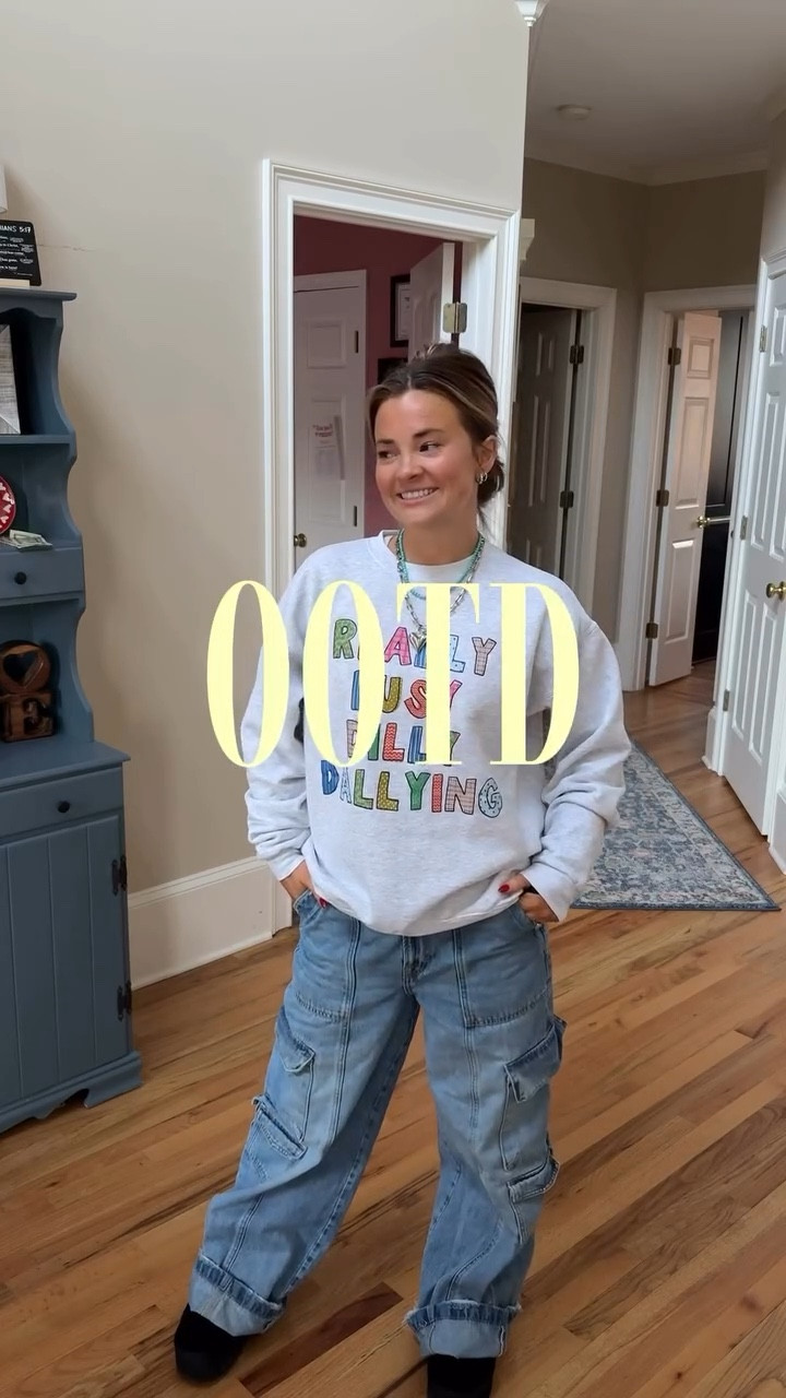 Busy week going into a busy weekend but fun and it’s Friday!!!! 

#ootd #casualstyle #casualoutfits #fridayfit