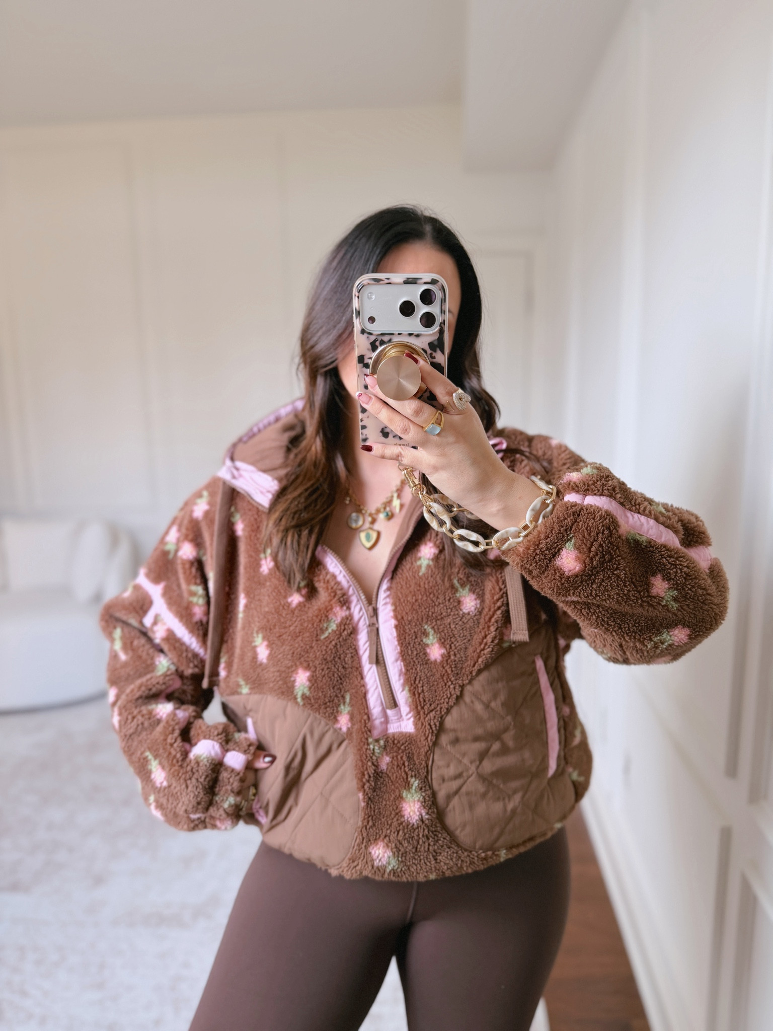 Cannot get over this floral fleece.. the perfect cozy statement piece for a dreary winter day.. wearing a large in everything 

 #LTKootd #LTKmomlife #LTKMidsize