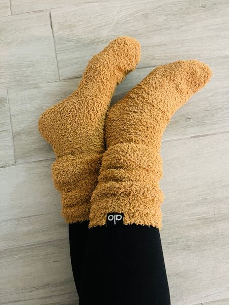 Fuzzy meets cozy!☺️🍁🍂Loving these plush socks as they are super warm and super obsessed with this color toffee it’s so perfect for Fall🙌🏻 Love how they’re not so thick perfect for wearing underneath your fave boots. Also they’re longer than the average cozy socks so you can def show them off😉👏🍁🍁




#alo #aloyoga #ltktravel #ltkcozy #ltkstyletip #ltkfall #ltkfallfashion #cozy #fuzzysocks #ltkunder30 #ltkgiftguide

#LTKunder50 #LTKSeasonal #LTKHoliday