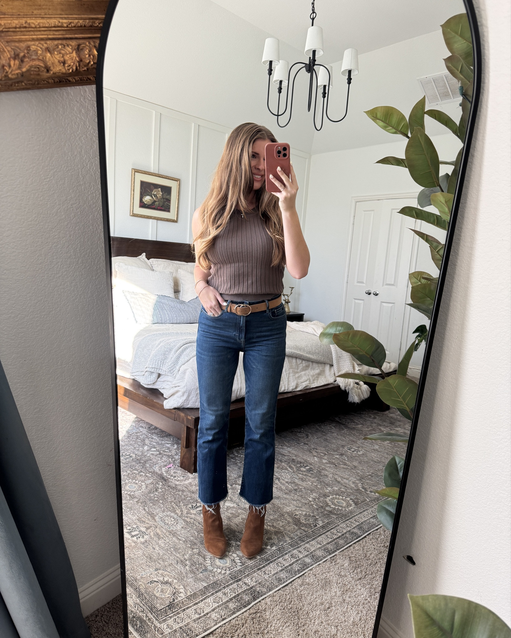 More Carly Jean Los Angeles!! These Kate cropped jeans will be back in stock soon  Megans40 for 40% off! 

#LTKStyleTip