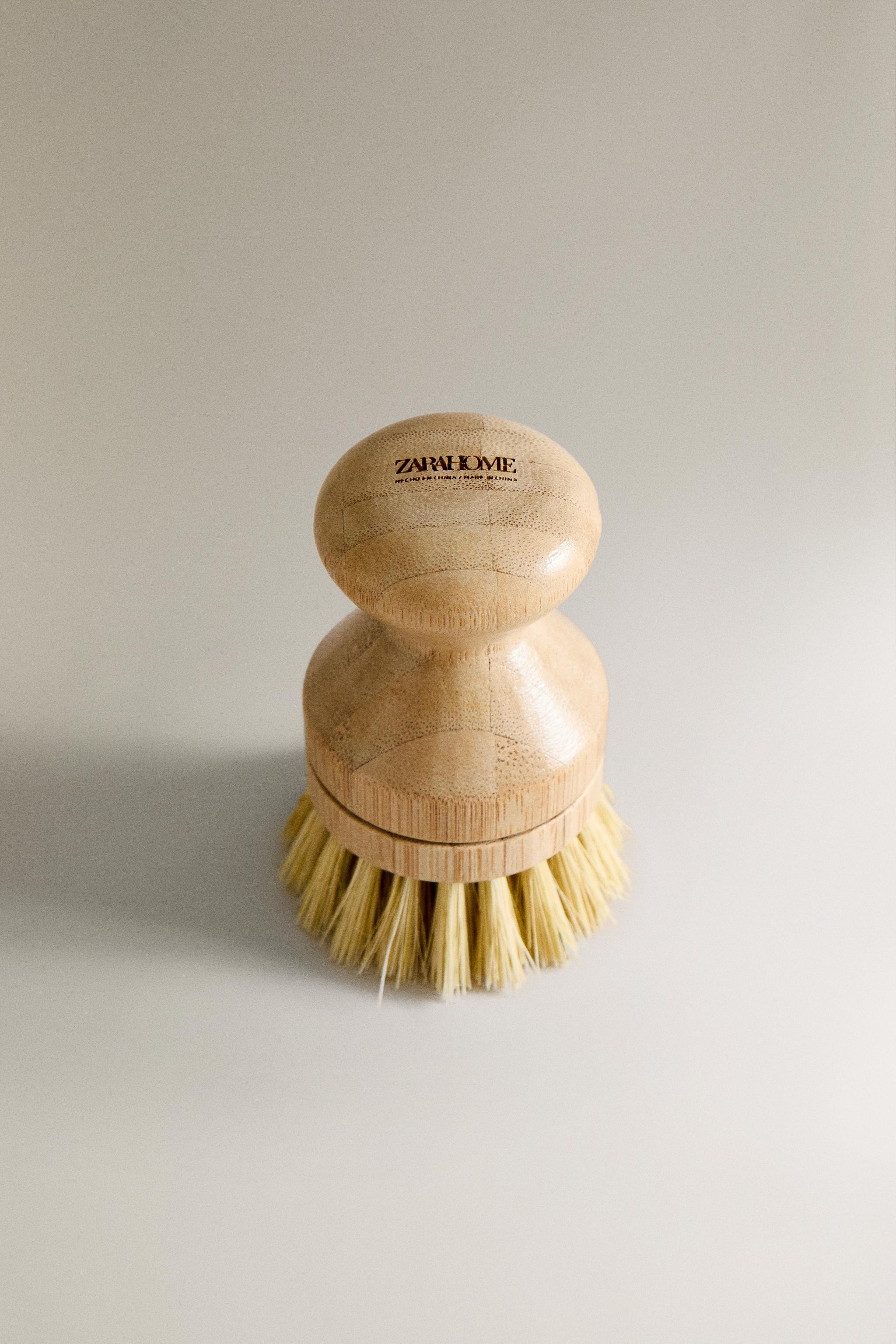 SMALL BRUSH WITH INTERCHANGEABLE BRISTLES | Zara US