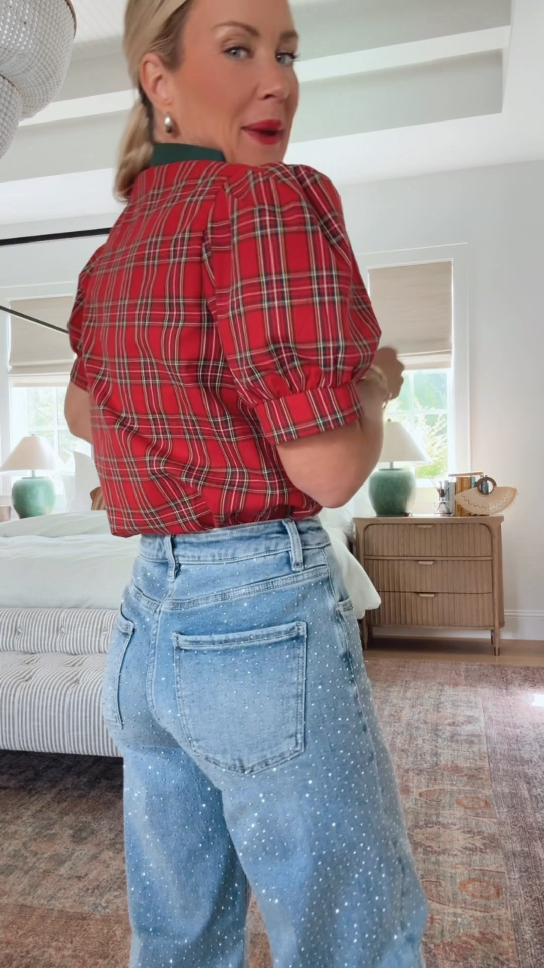 Top: XS
Jeans: 25 (size down!!)

#LTKSeasonal #LTKOver40 #LTKStyleTip