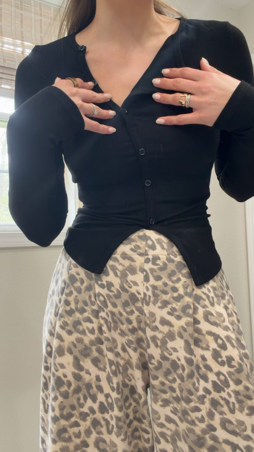 OOTD — I LOVE these pants! Share them a lot and now they’re in a sweat short version too. TTS! #aerie #sweatpants #leopard 

#LTKgrwm #LTKootd