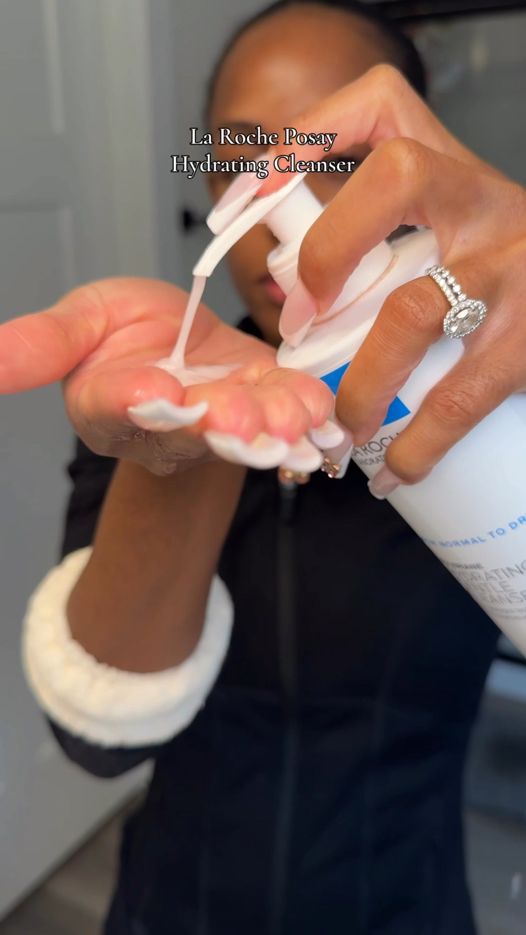 Post gym skin doesn’t mean congested pores and dullness for the rest of the day. It’s actually one of the best times to layer your actives. Warm skin = better absorption. 

Here’s exactly what I reach for after every workout to keep my skin glowing, firm and hydrated. 

✨Gentle cleanser from @larocheposayusa 
✨ Purifying toner from @prequelskin 
✨ Renewal moisturizer from @epionce 
✨ Tinted sunscreen from @mantra.aestheticsvb 

This is an anti-aging and restoring skincare routine that takes under 5 minutes. Consistency > anything else 

Drop your skin care questions below…. I read everything and have come a long way 😉

#LTKgrwm #LTKselfcare #LTKBeauty
