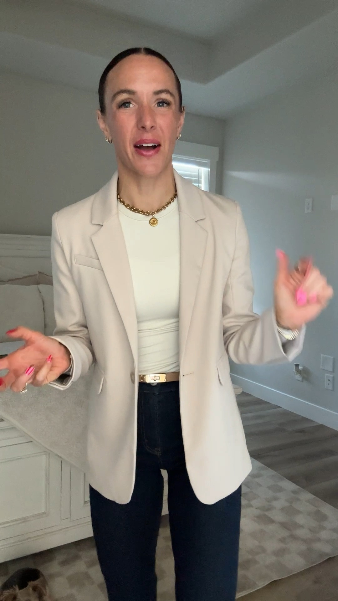 Friday work OOTD 🖤

Sharing the details because this outfit is doing the most- in the best way.

Abercrombie blazer – XXS (oversized)
Abercrombie pants – 24L
lululemon top – Small

This combo has officially become my go-to work uniform.


#LTKWorkwear #LTKSaleAlert #LTKU