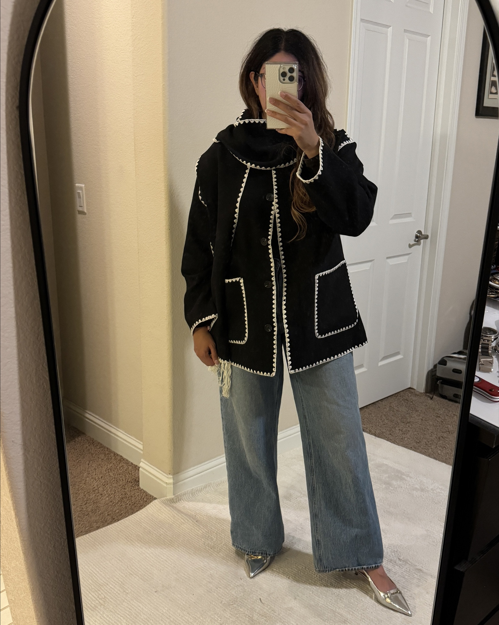 This scarf coat is on sale and is so sophisticated and warm! The scarf is detachable (swipe to see) it’s on sale!

I am wearing a large for reference 

Anthropologie Black Friday sale / Anthropologie Cyberweek / size 12 workwear / winter outfit / winter workwear 

#LTKSaleAlert #LTKCyberWeek #LTKWorkwear