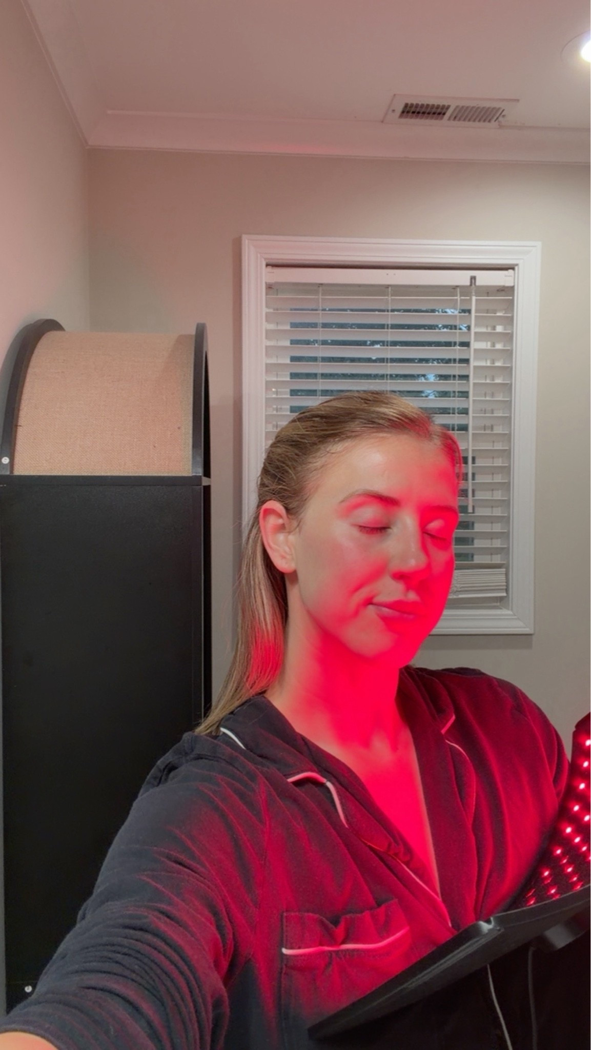 Red light therapy 10/10

#LTKdayinmylife #LTKmomlife #LTKmorningroutine