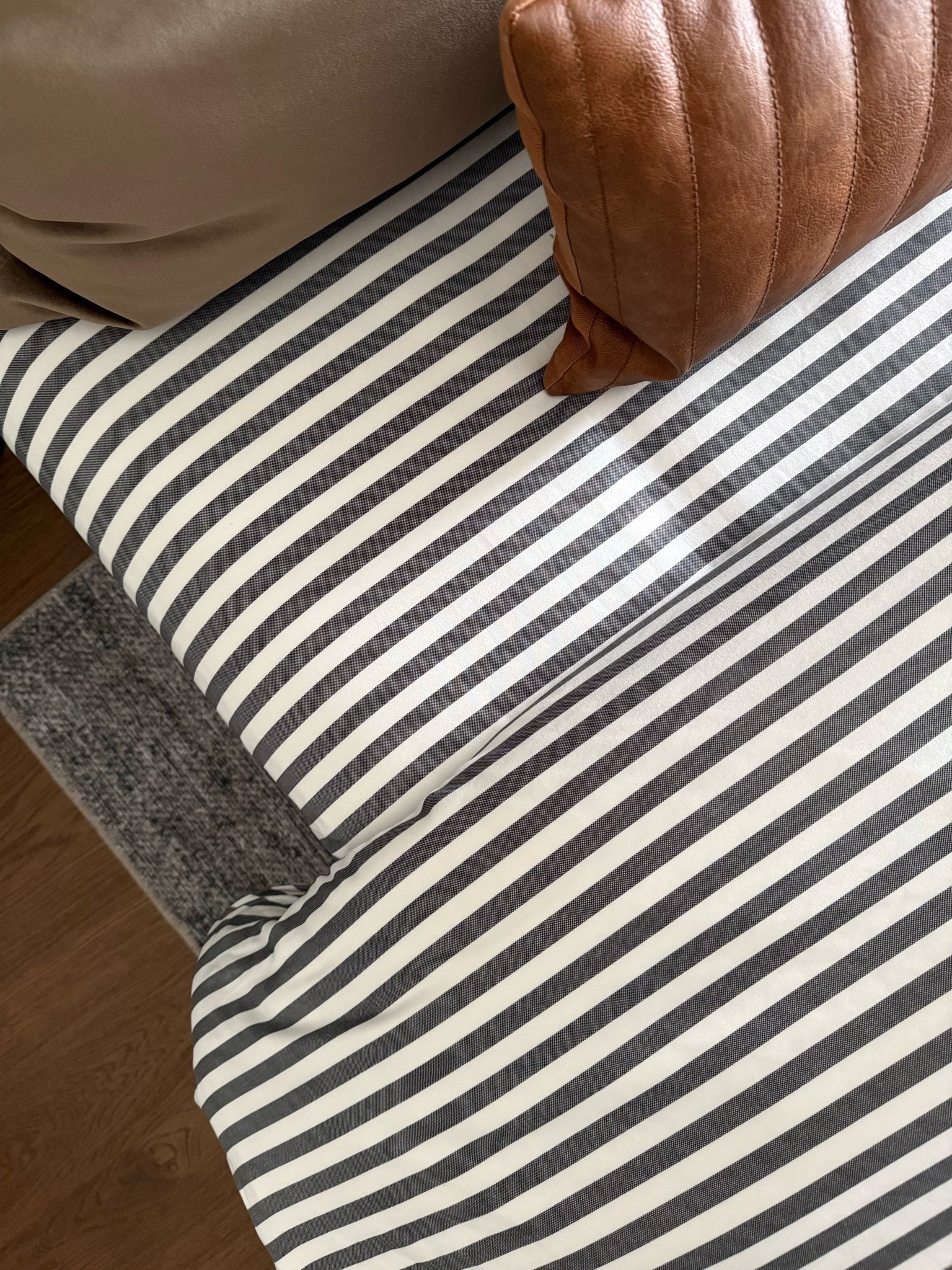 Black and white striped sheets for the win!
Oh, and did kind size is $22!

#LTKHome #LTKSaleAlert #LTKSeasonal