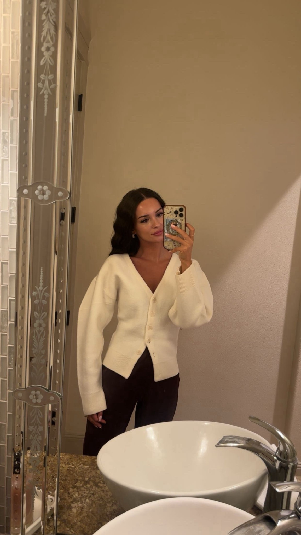 Cardigan 😍 comes in black as well, wearing XS for reference 