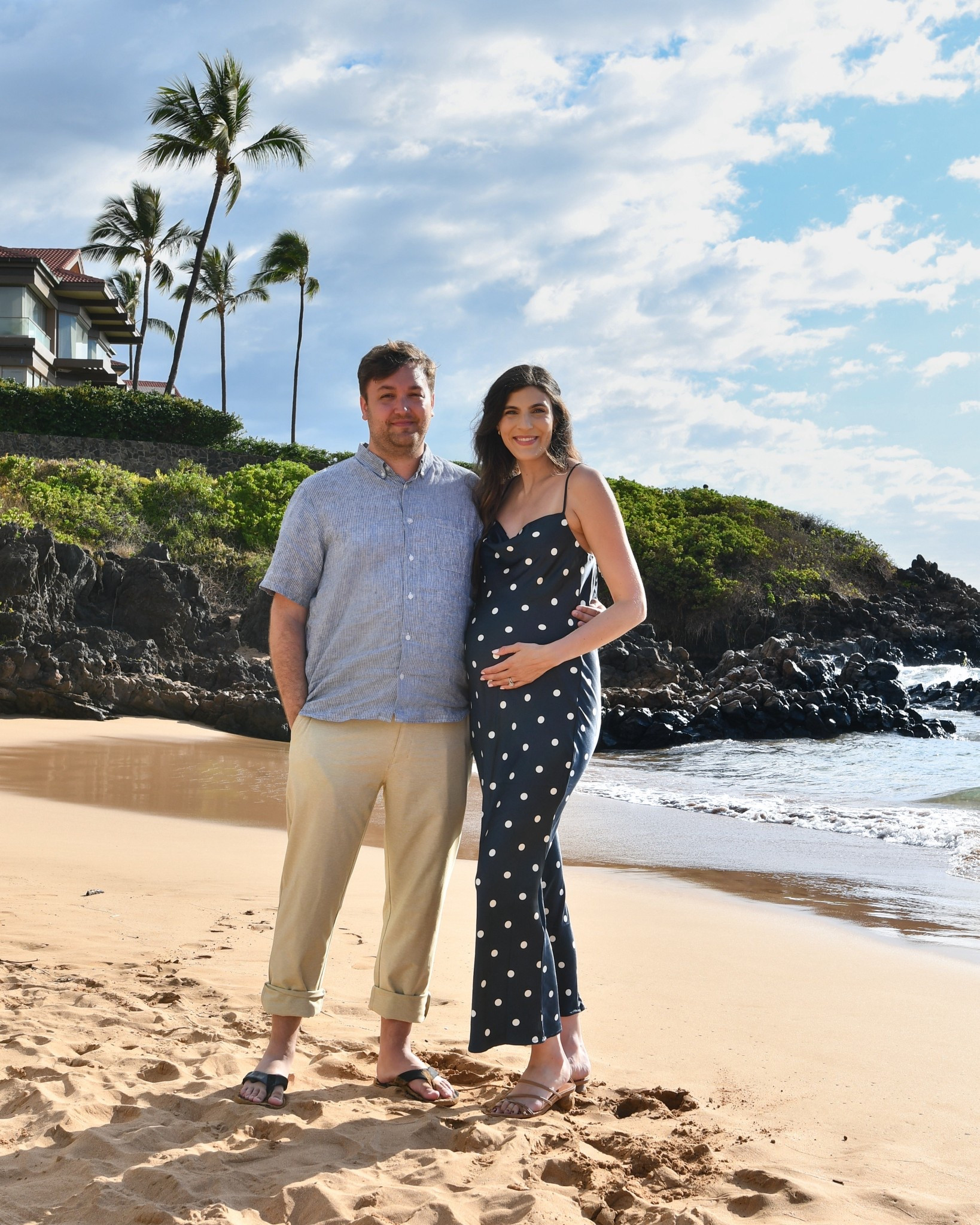 My dress comes in tall, petite, and regular lengths, as well as, several colors and prints! It’s on major SALE right now! 

I sized up to a tall medium to accommodate the baby bump. 


#LTKSaleAlert #LTKSeasonal #LTKBump