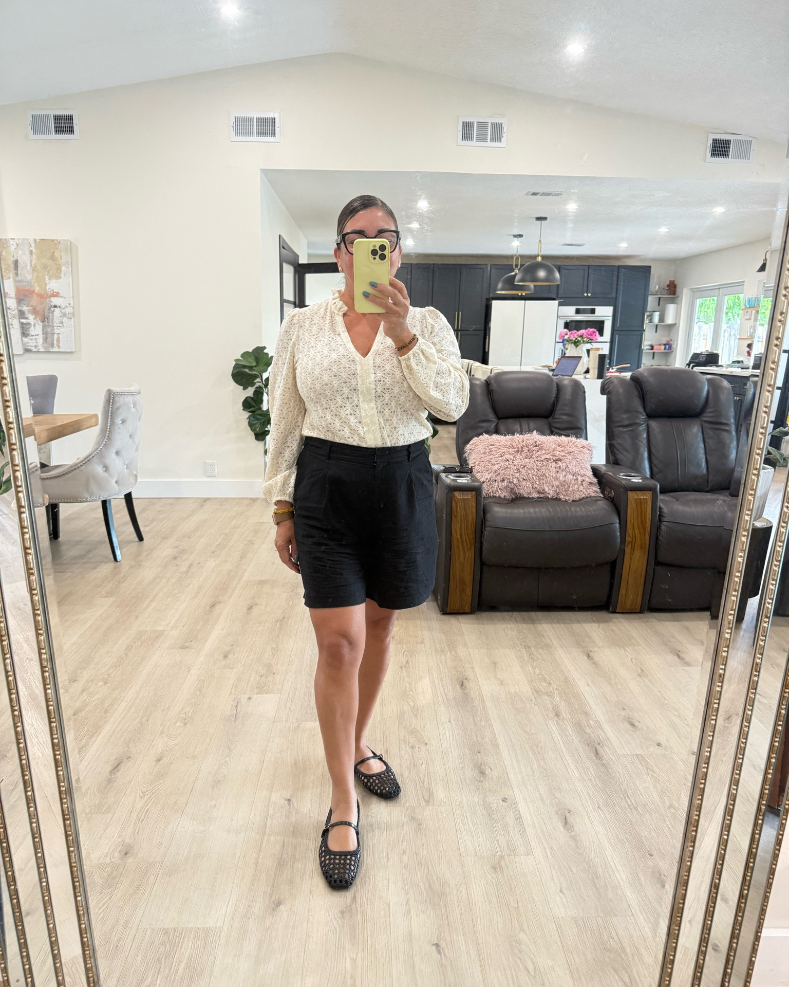 Summer Casual Outfit
A super cute top and my favorite Bermuda shorts by #loft 

Top by @anntaylor 
Shorts by @loft 
Shoes @dreampairs

#dreampairs #shoeflats #outfitinspo #womenfashion #summeroutfit

#LTKootd #LTKOver40 #LTKSaleAlert