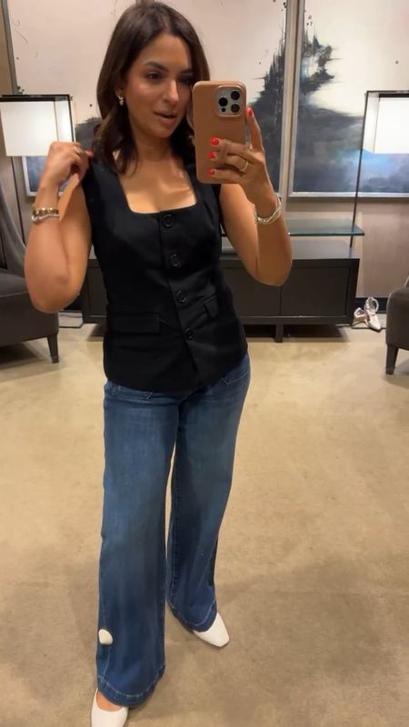 This vest look is so on trend for right now, I love the button detail of this one. I’m wearing an XS is the vest and a size 0 in the jeans. 

#LTKxNSale