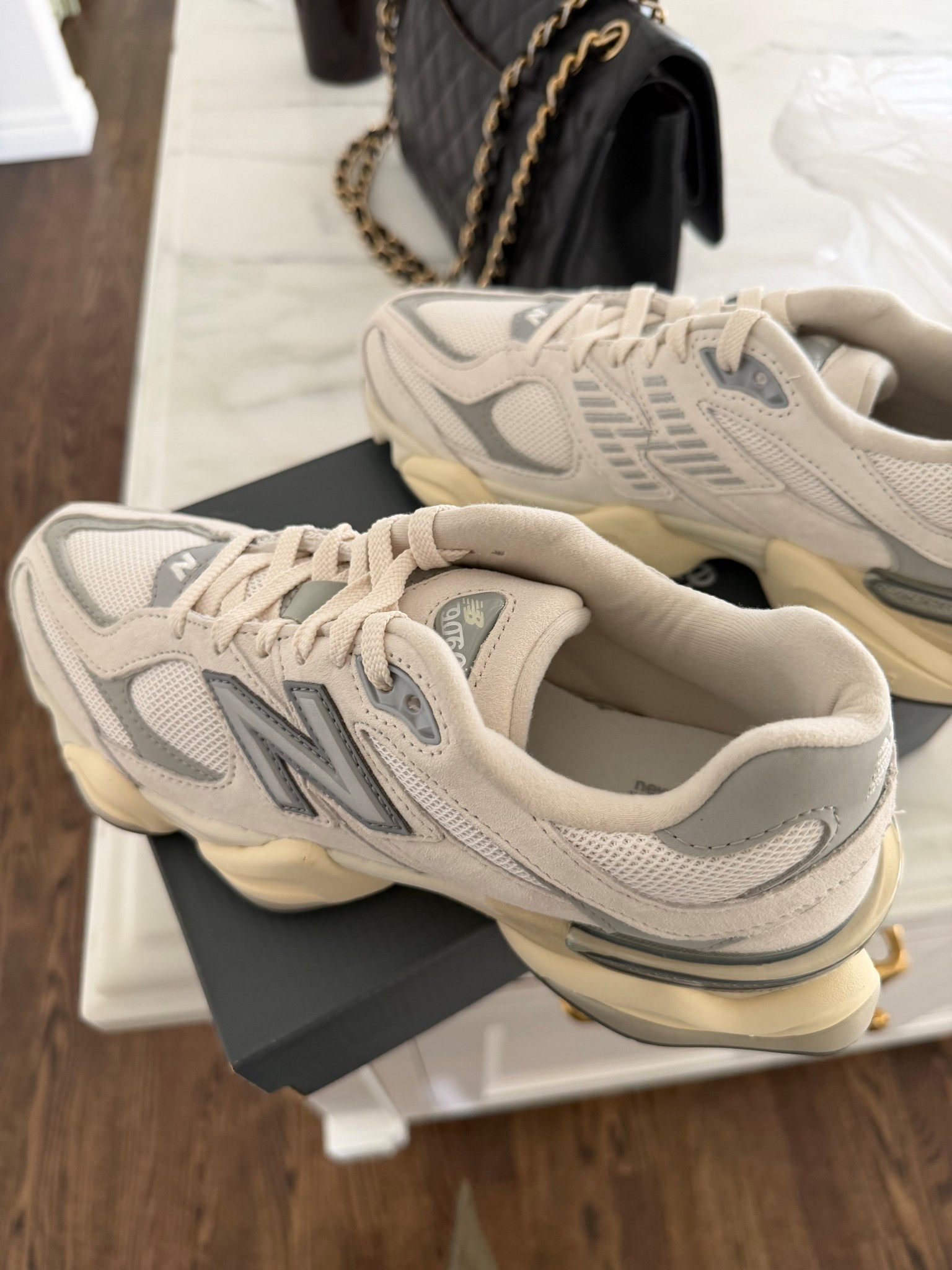 9060 Sneaker! Love these 